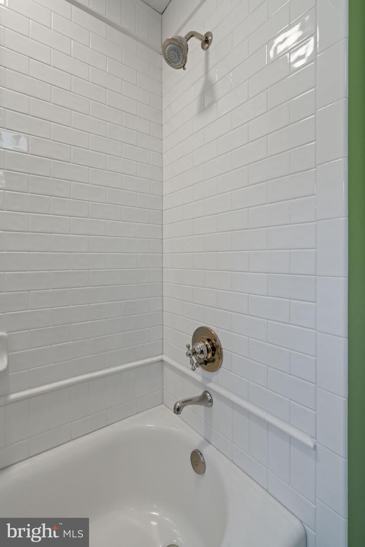 Leesburg, Virginia, 20175, United States, 4 Bedrooms Bedrooms, ,5 BathroomsBathrooms,Residential,Active,2011862