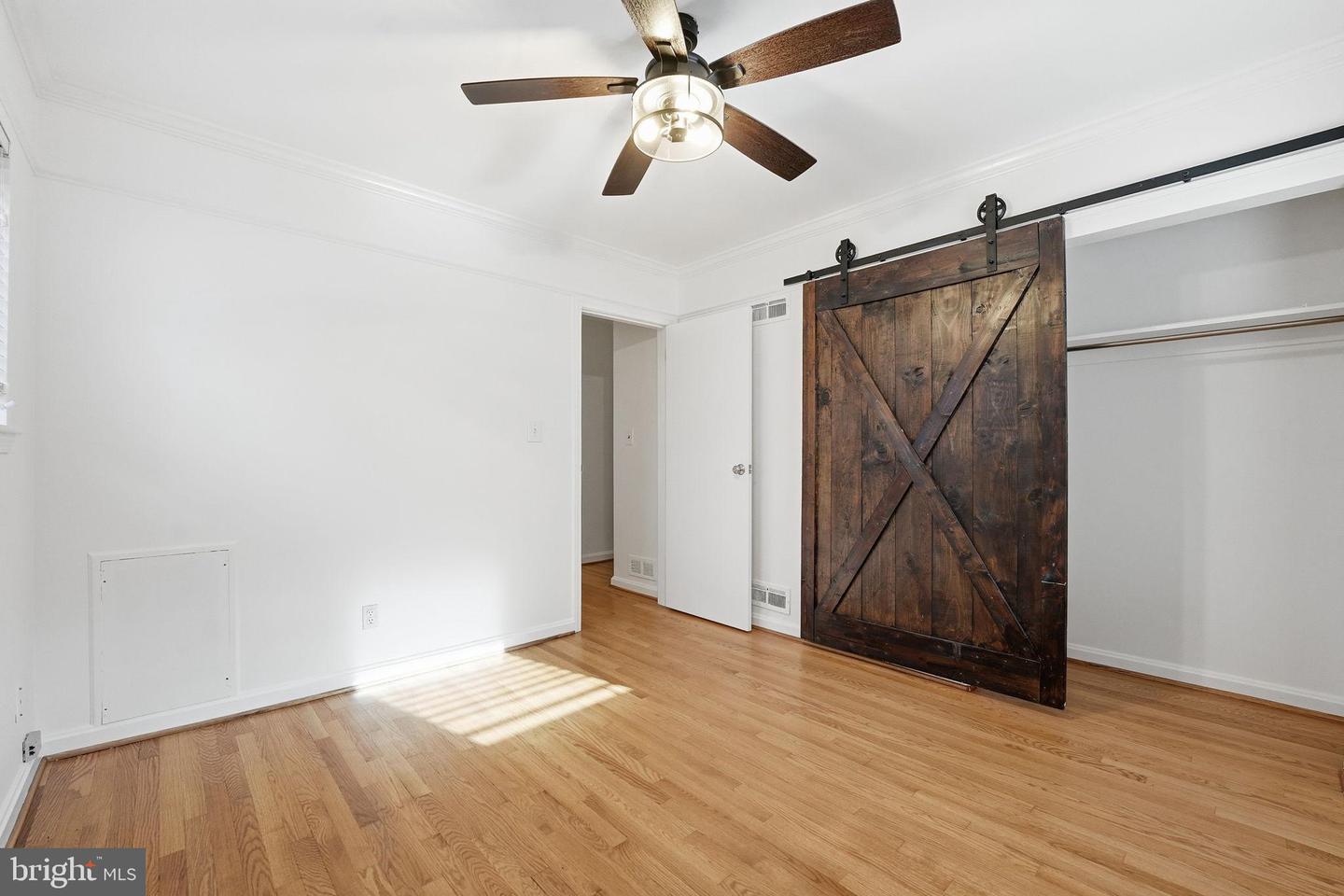 Arlington, Virginia, 22207, United States, 4 Bedrooms Bedrooms, ,3 BathroomsBathrooms,Residential,Pending,2010199