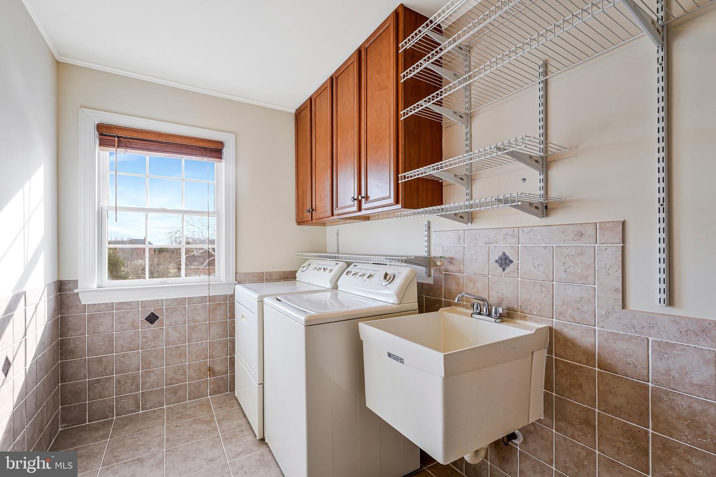 Leesburg, Virginia, 20175, United States, 5 Bedrooms Bedrooms, ,5 BathroomsBathrooms,Residential,Active,2021689