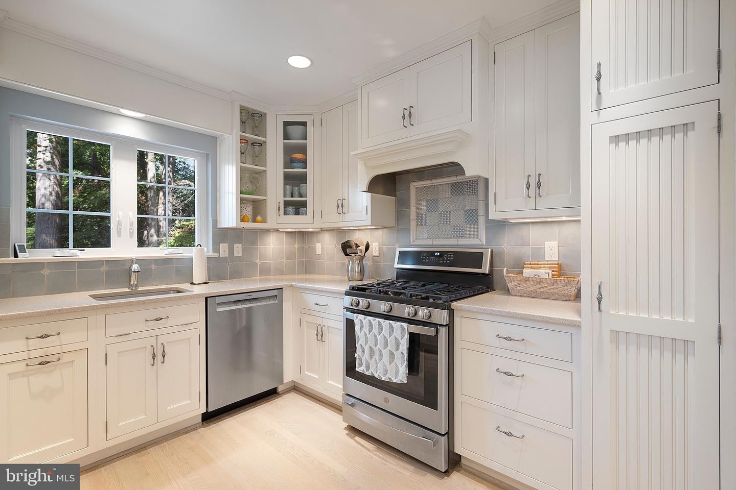 Arlington, Virginia, 22207, United States, 5 Bedrooms Bedrooms, ,4 BathroomsBathrooms,Residential,Active,1943764