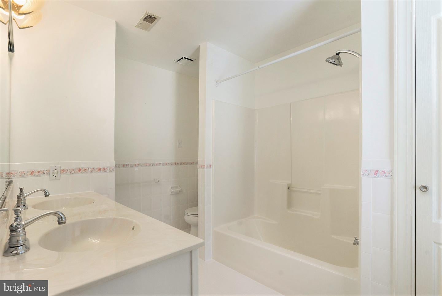 Sellersville, Pennsylvania, 18960, United States, 10 Bedrooms Bedrooms, ,7 BathroomsBathrooms,Residential,Active,1965847