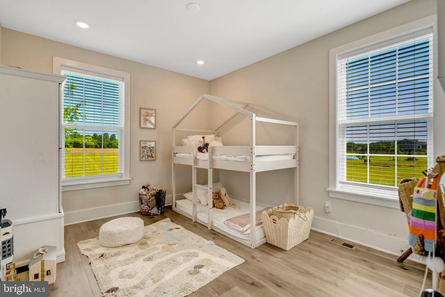 Nokesville, Virginia, 20181, United States, 5 Bedrooms Bedrooms, ,4 BathroomsBathrooms,Residential,Active,1922292