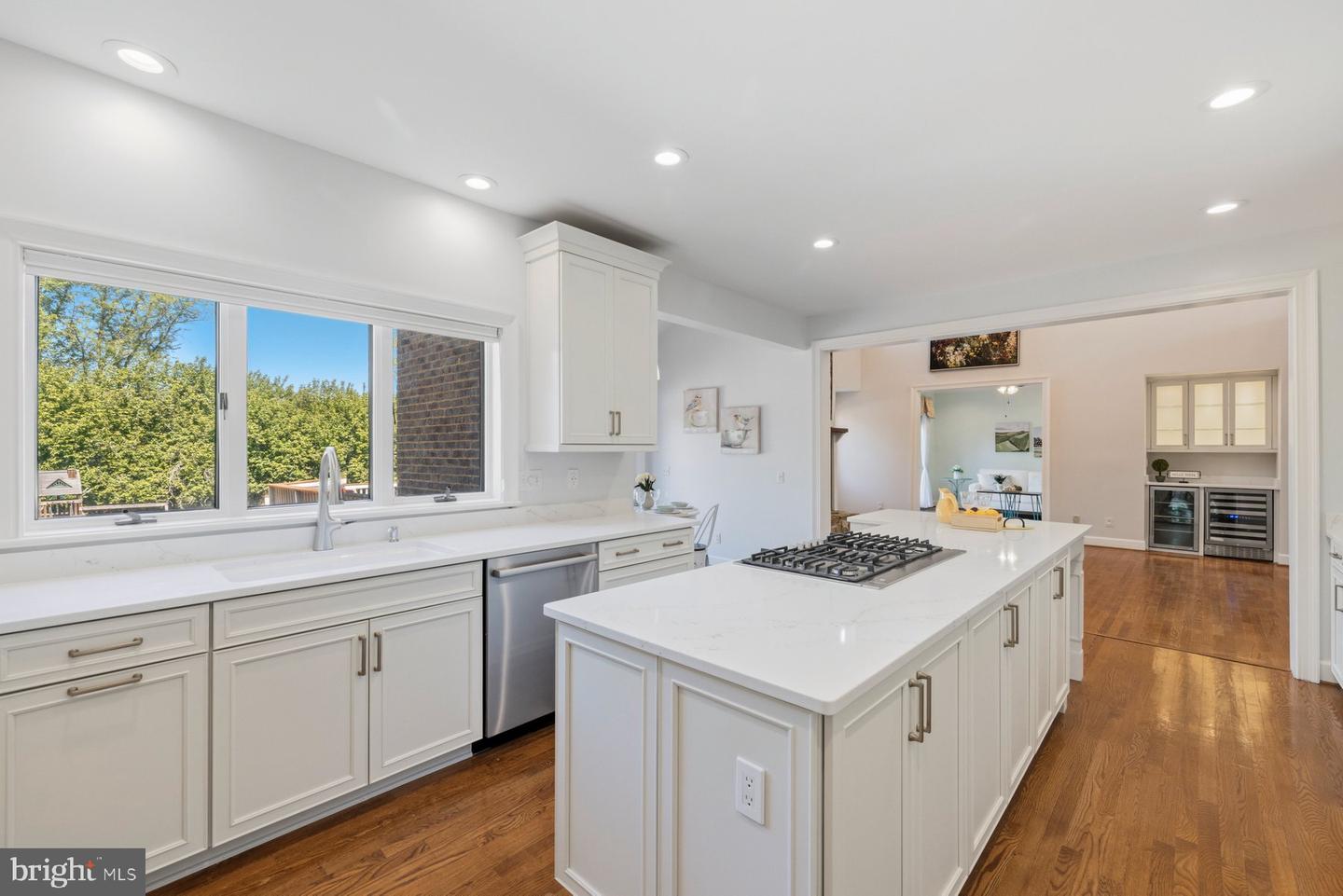 North Potomac, Maryland, 20878, United States, 5 Bedrooms Bedrooms, ,6 BathroomsBathrooms,Residential,Active,2045699