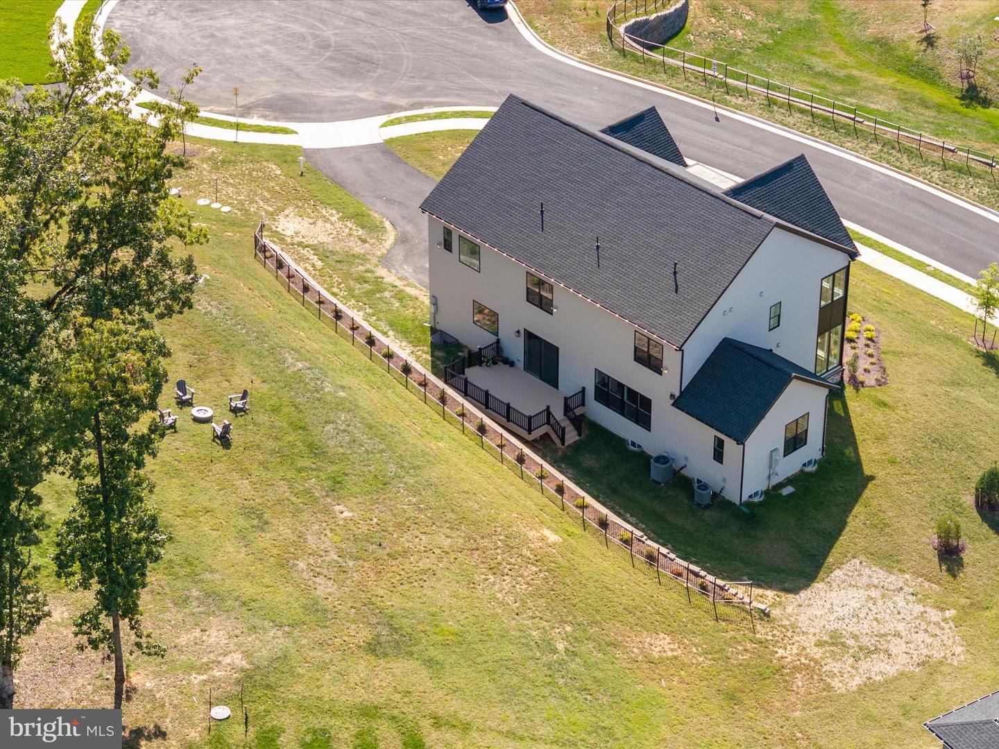 Oakton, Virginia, 22124, United States, 6 Bedrooms Bedrooms, ,6 BathroomsBathrooms,Residential,Active,1960120