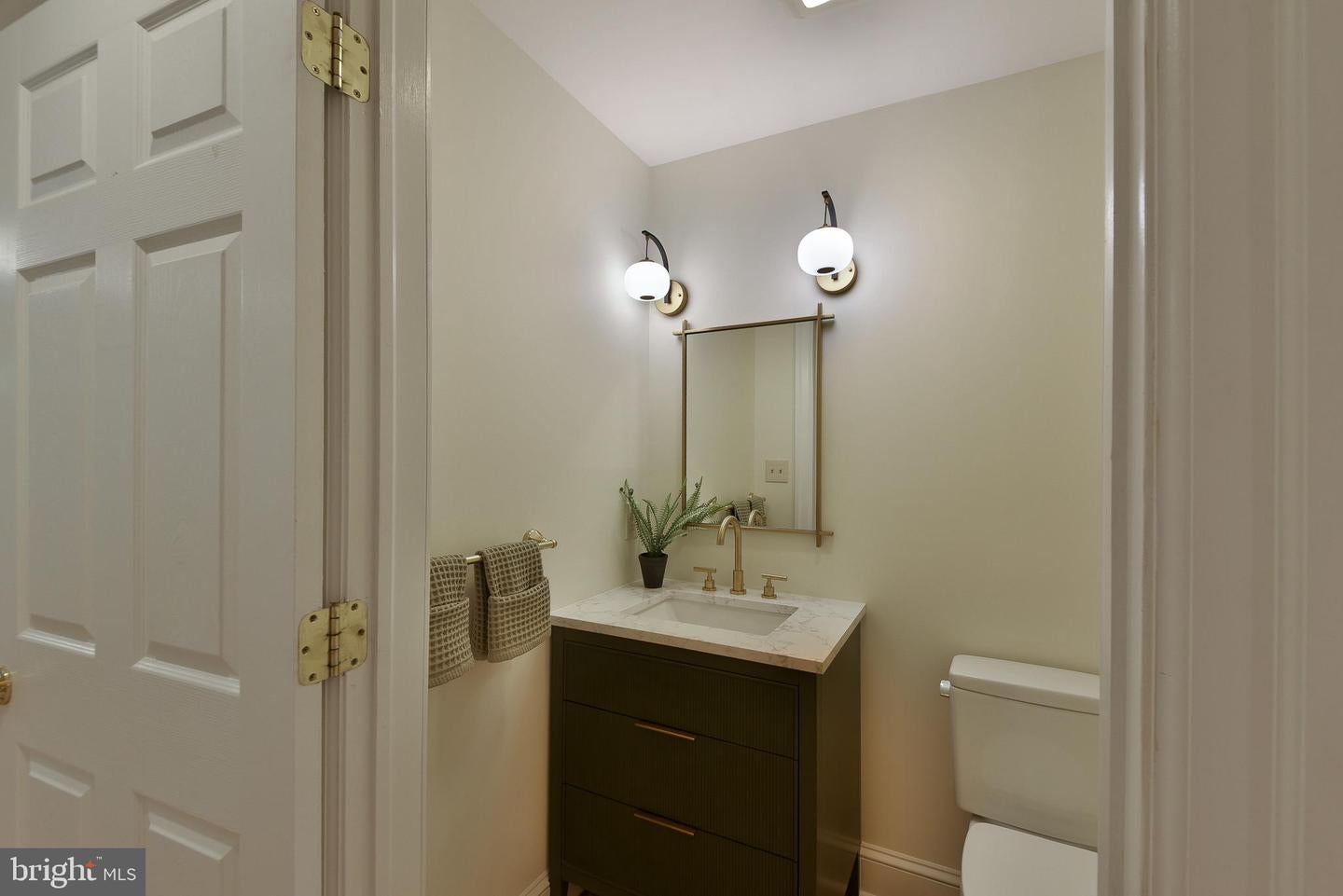 Yardley, Pennsylvania, 19067, United States, 5 Bedrooms Bedrooms, ,5 BathroomsBathrooms,Residential,Contingent,2045759