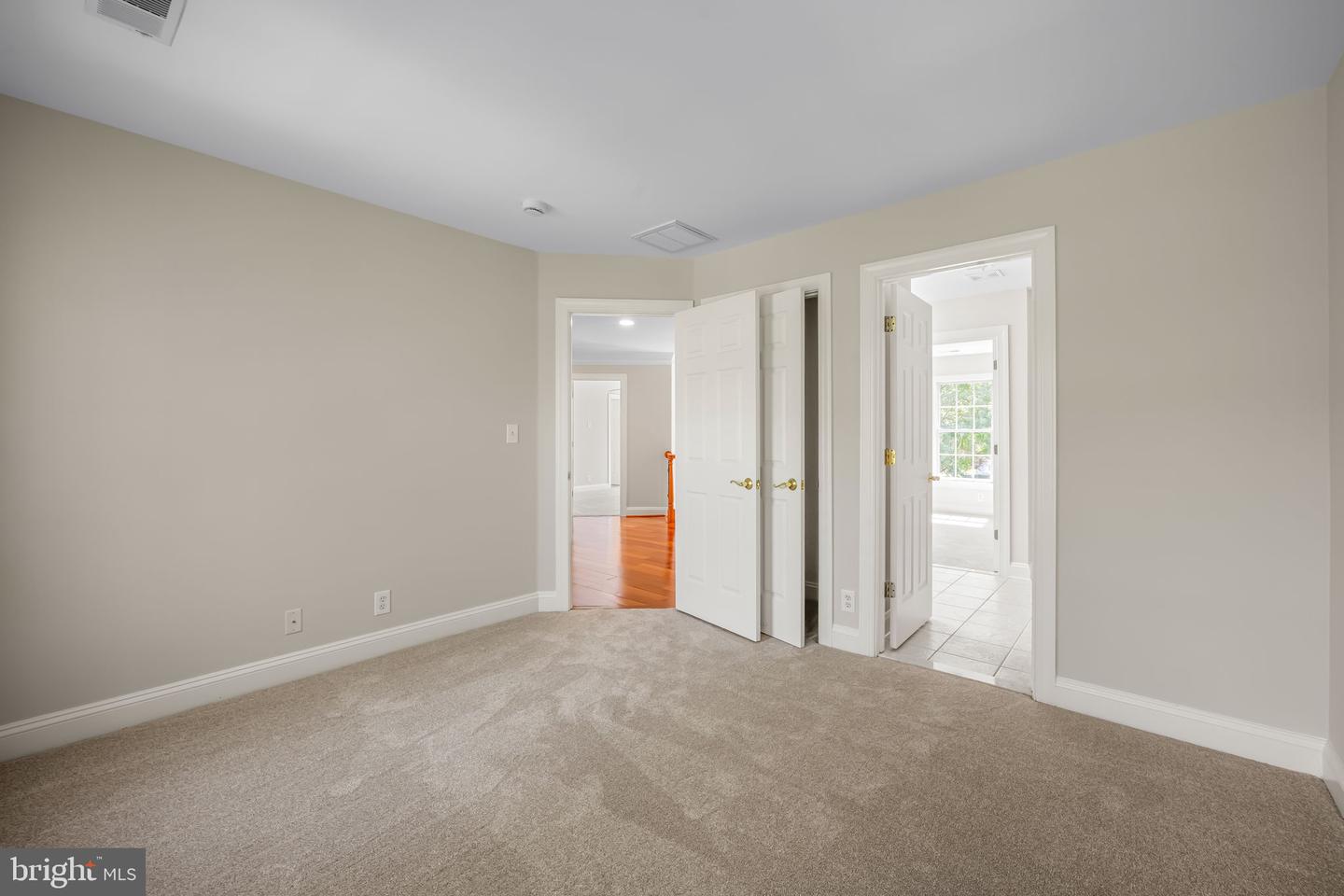 Ellicott City, Maryland, 21042, United States, 5 Bedrooms Bedrooms, ,5 BathroomsBathrooms,Residential,Pending,2045798