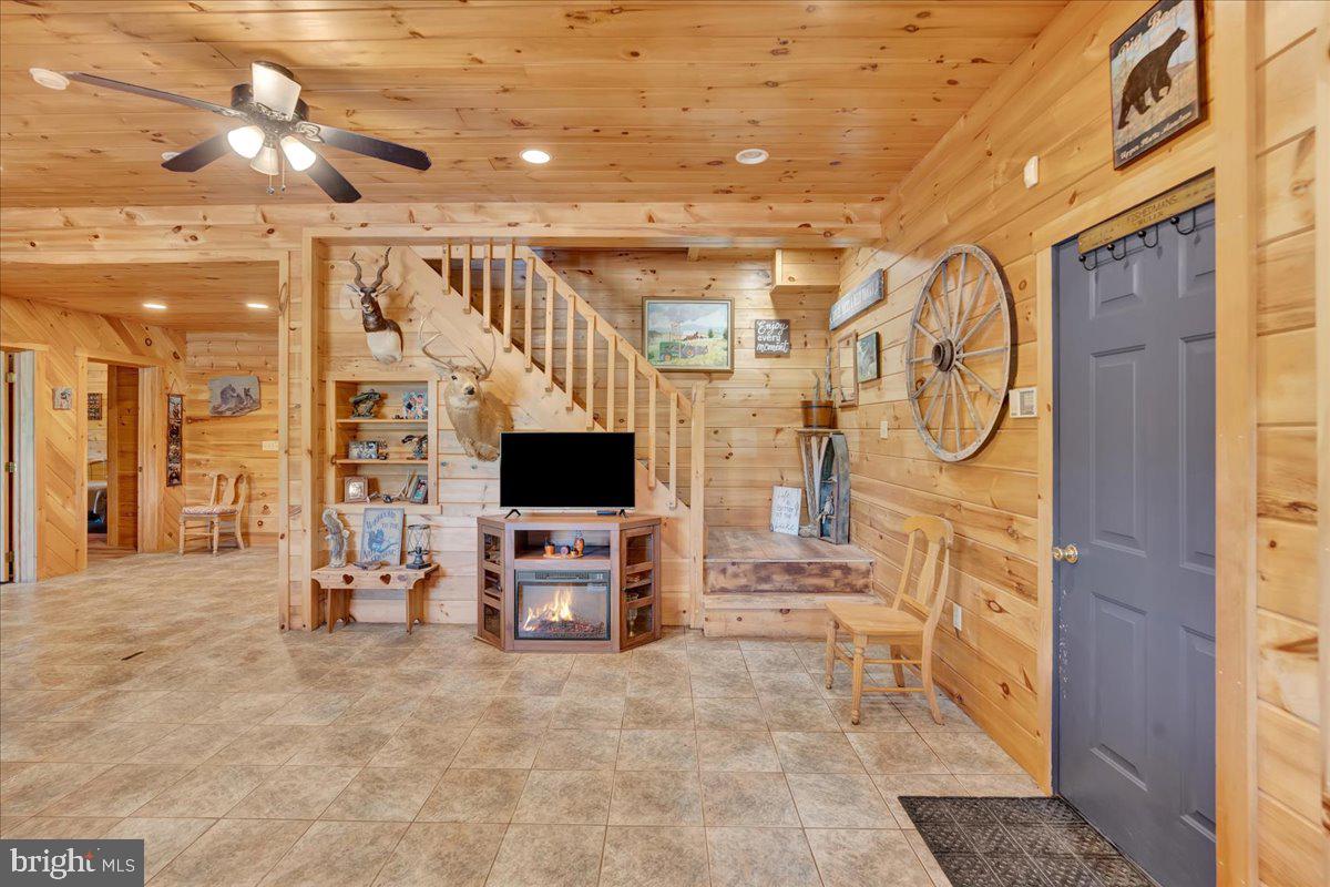 White Haven, Pennsylvania, 18661, United States, 5 Bedrooms Bedrooms, ,3 BathroomsBathrooms,Residential,Active,1888981