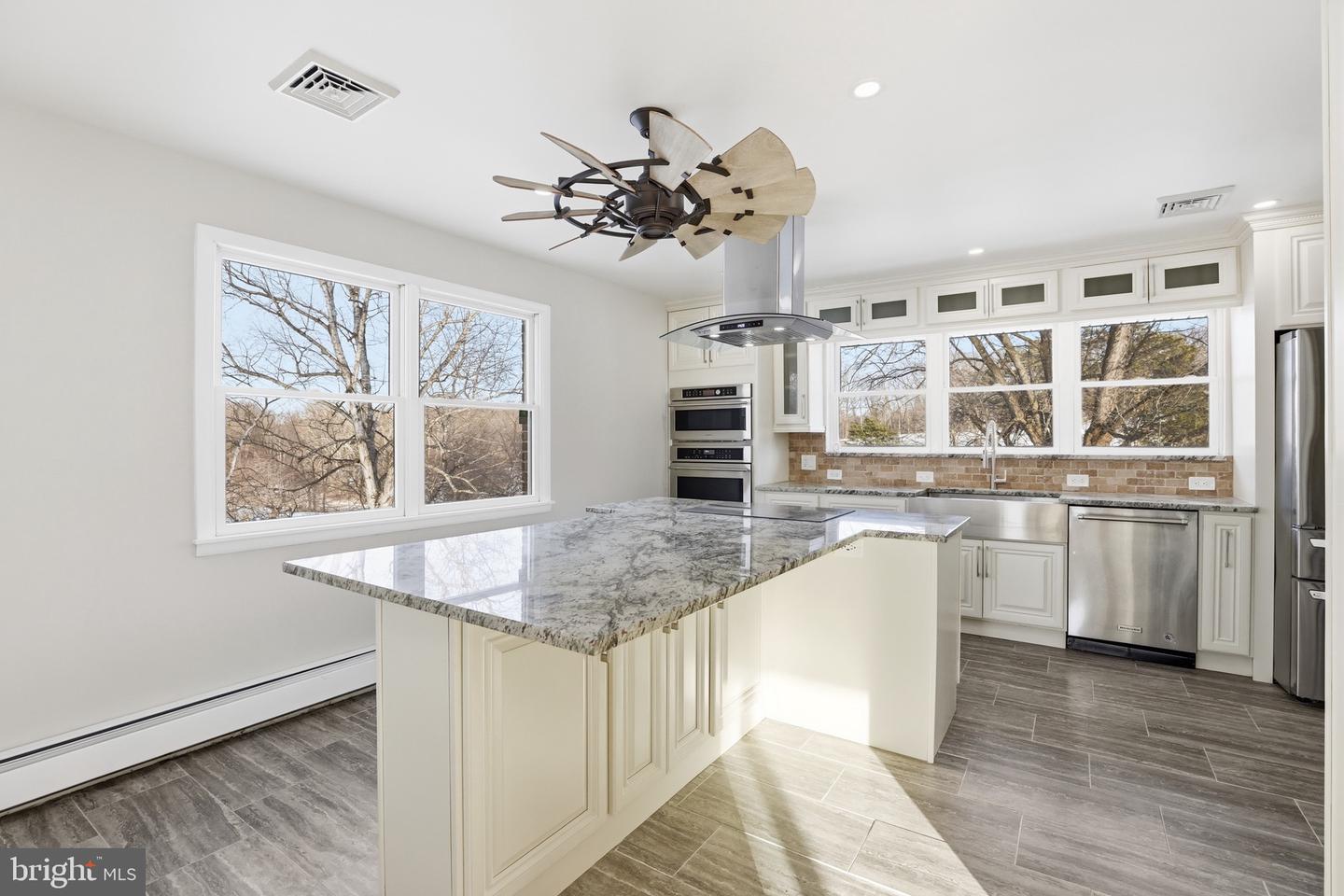 Clarksburg, Maryland, 20871, United States, 5 Bedrooms Bedrooms, ,3 BathroomsBathrooms,Residential,Active,1996277