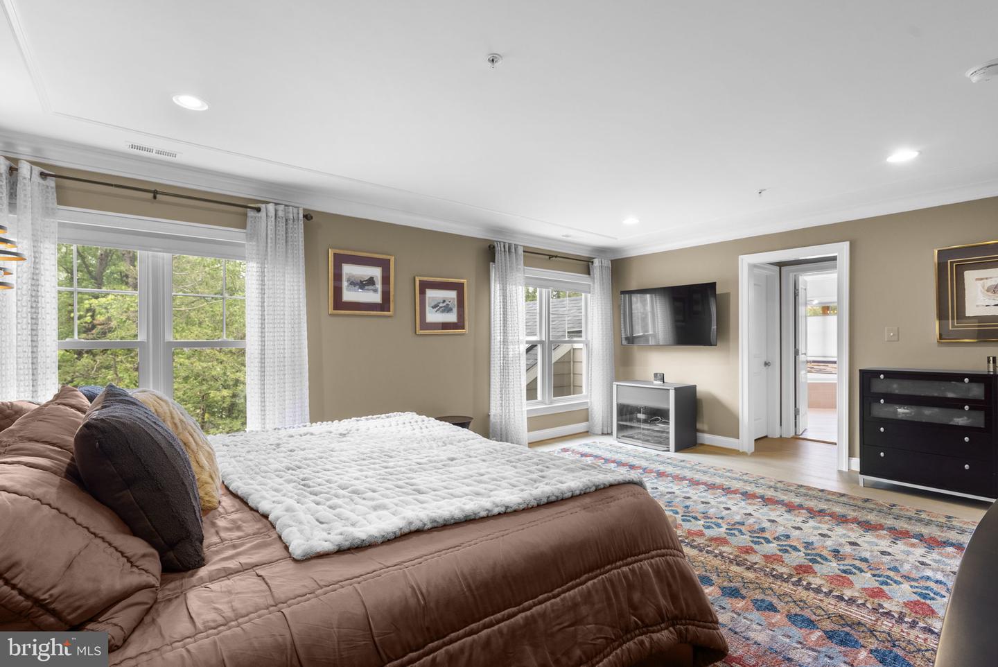 Bethesda, Maryland, 20814, United States, 5 Bedrooms Bedrooms, ,5 BathroomsBathrooms,Residential,Active,2045382