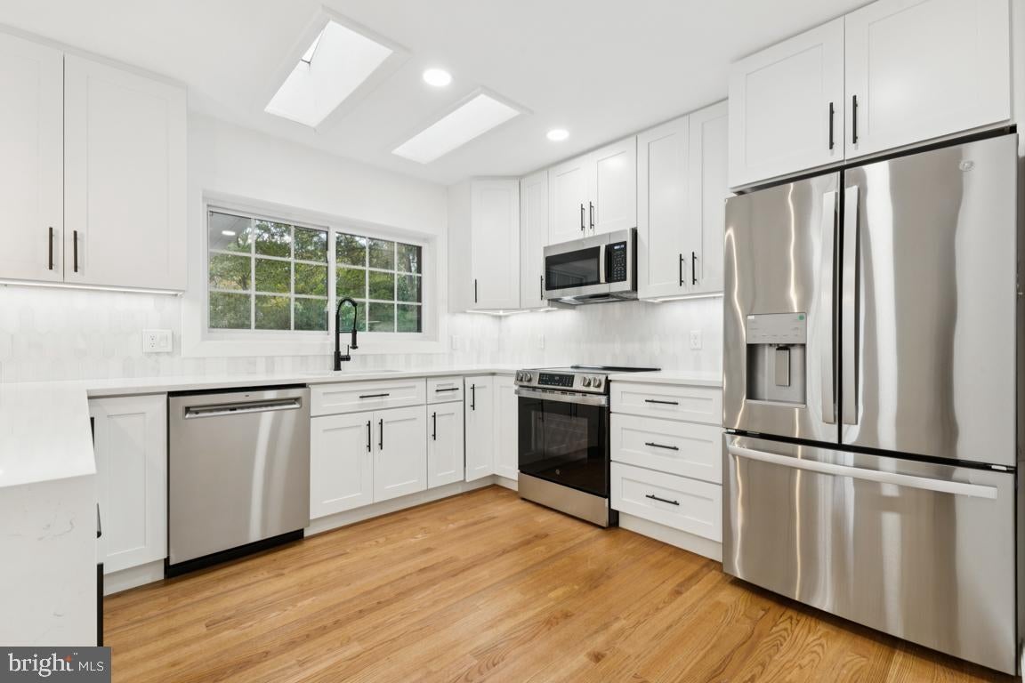 Arlington, Virginia, 22207, United States, 4 Bedrooms Bedrooms, ,3 BathroomsBathrooms,Residential,Active,1934775