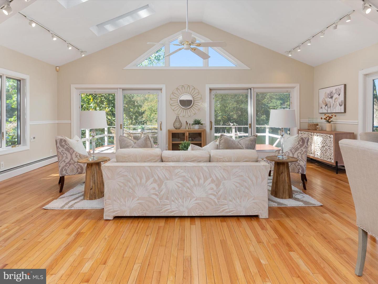 Edgewater, Maryland, 21037, United States, 3 Bedrooms Bedrooms, ,4 BathroomsBathrooms,Residential,Active,1965993