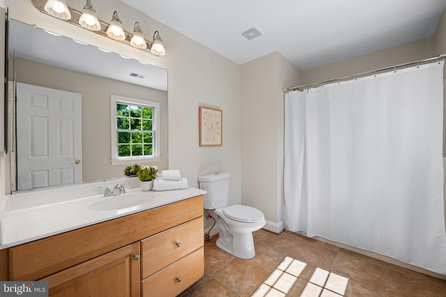 Ellicott City, Maryland, 21042, United States, 5 Bedrooms Bedrooms, ,5 BathroomsBathrooms,Residential,Pending,2045798