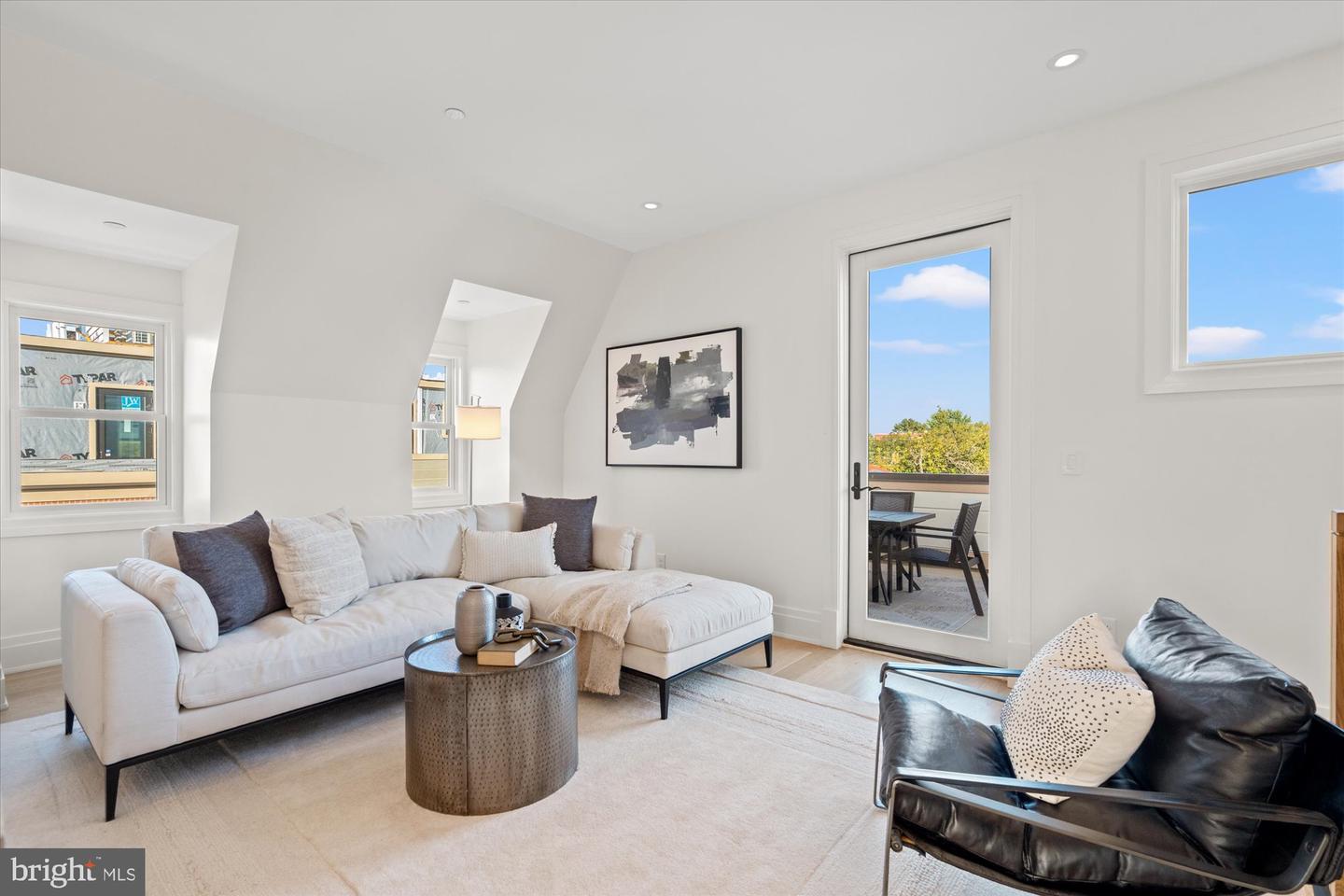 Alexandria, Virginia, 22314, United States, 4 Bedrooms Bedrooms, ,5 BathroomsBathrooms,Residential,Active,1970988