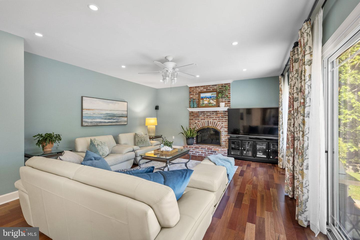 Poolesville, Maryland, 20837, United States, 4 Bedrooms Bedrooms, ,5 BathroomsBathrooms,Residential,Active,2052019