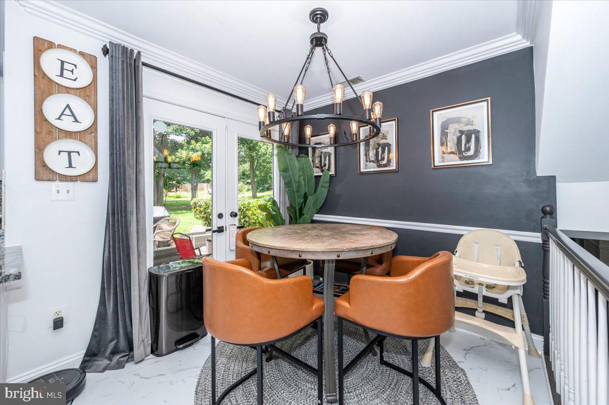 Fairfax, Virginia, 22030, United States, 5 Bedrooms Bedrooms, ,4 BathroomsBathrooms,Residential,Active,1892608