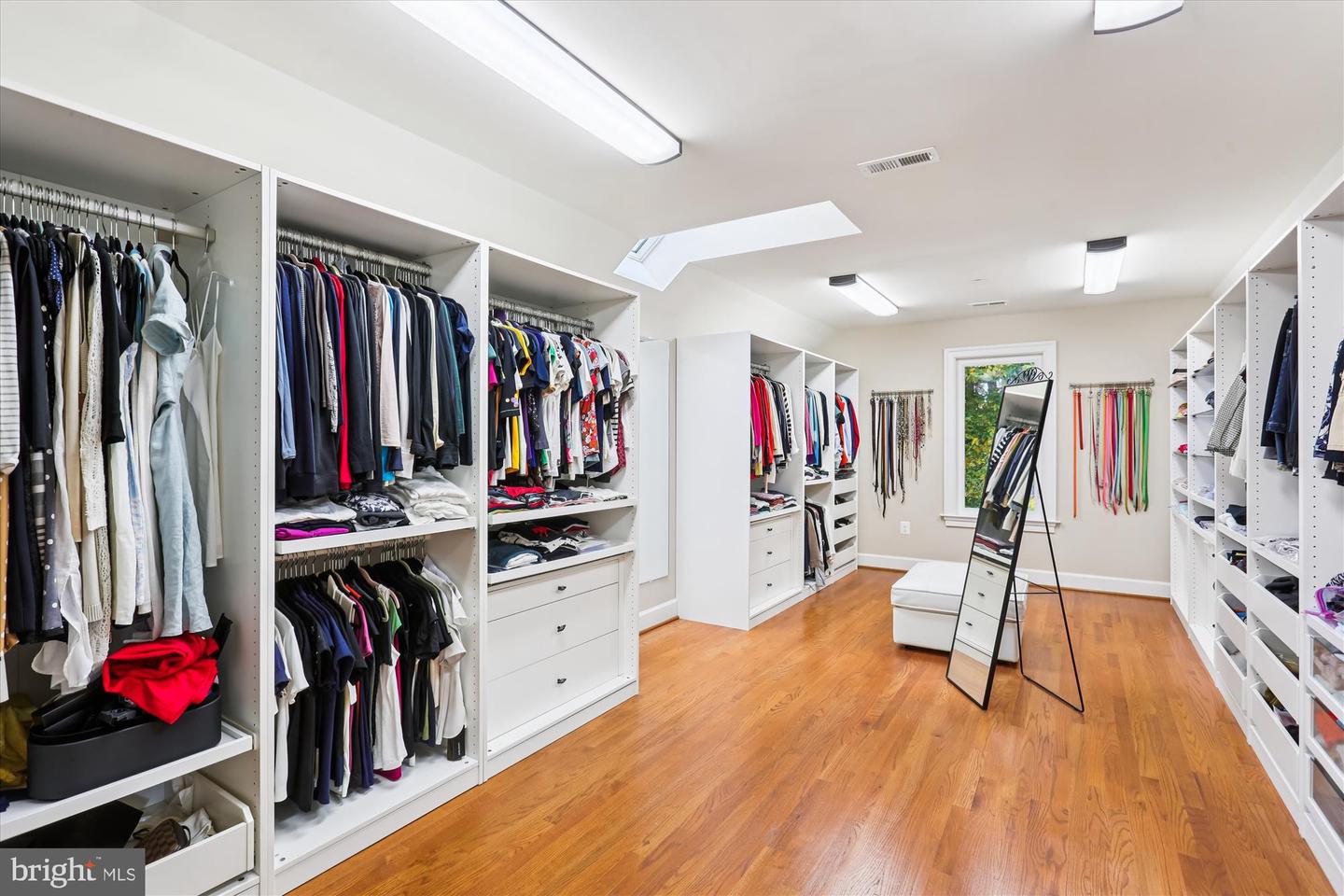 Olney, Maryland, 20832, United States, 4 Bedrooms Bedrooms, ,3 BathroomsBathrooms,Residential,Active,1969632