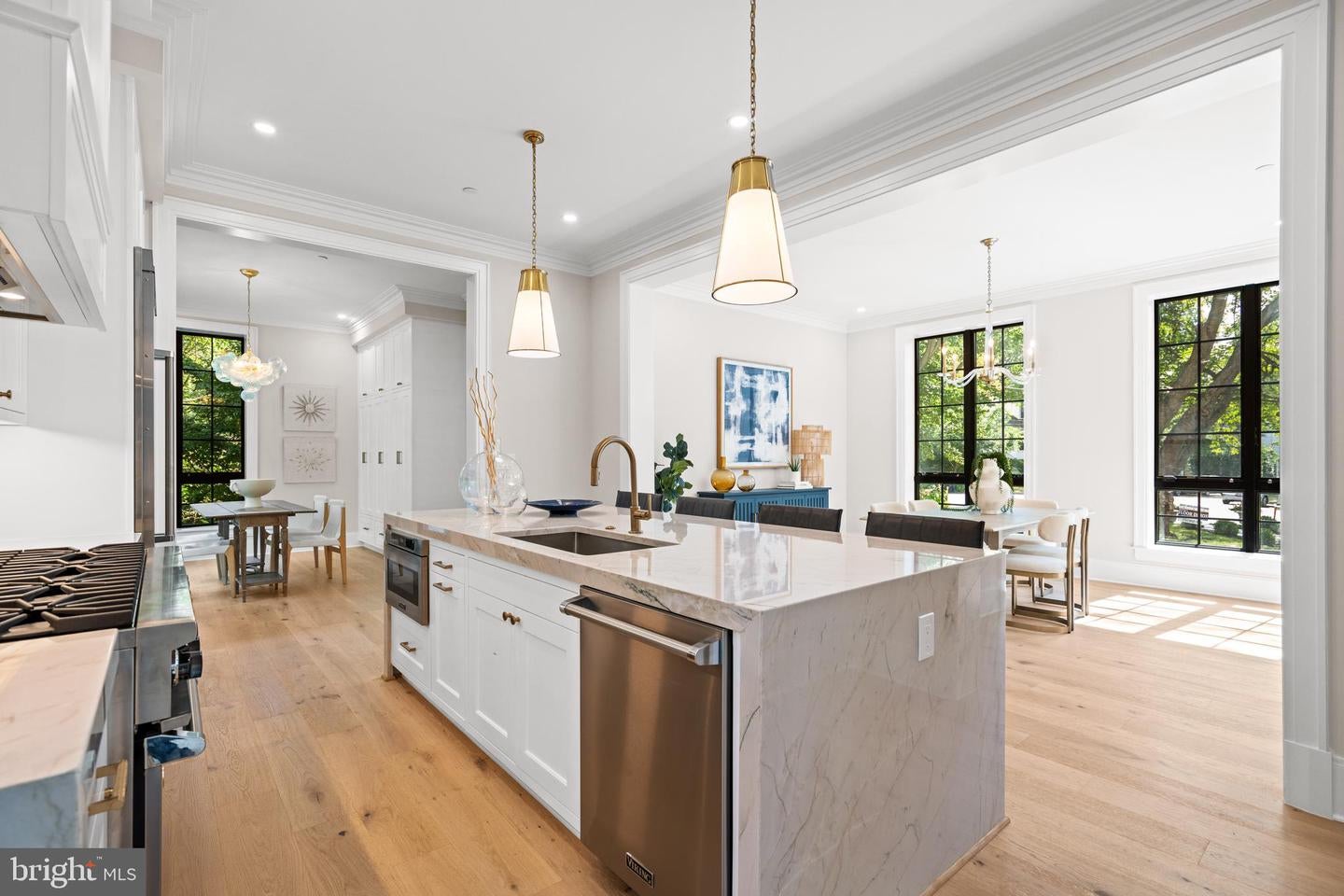 Washington, District Of Columbia, 20016, United States, 6 Bedrooms Bedrooms, ,8 BathroomsBathrooms,Residential,Active,1934802