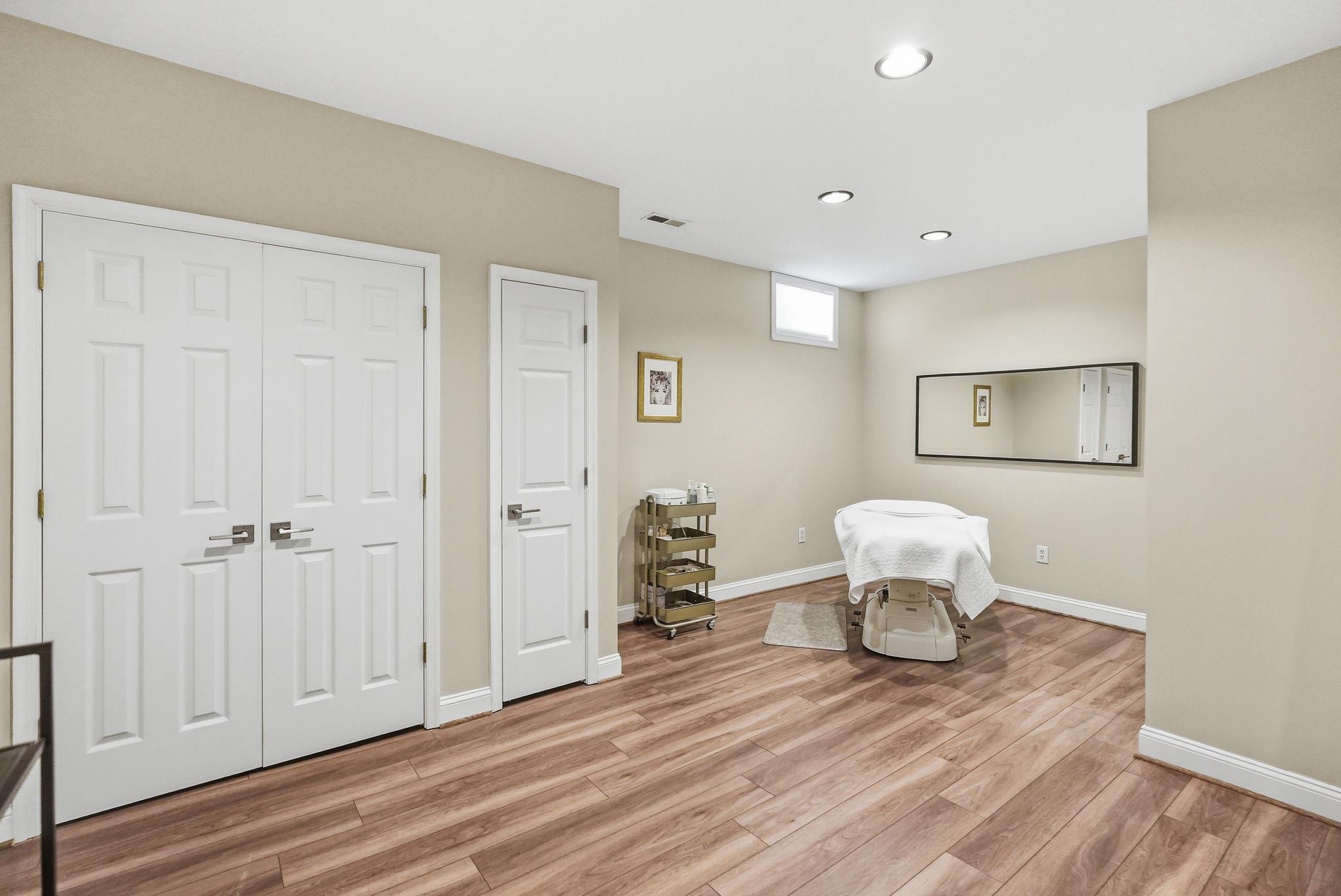 North Potomac, Maryland, 20878, United States, 7 Bedrooms Bedrooms, ,8 BathroomsBathrooms,Residential,Active,2044145