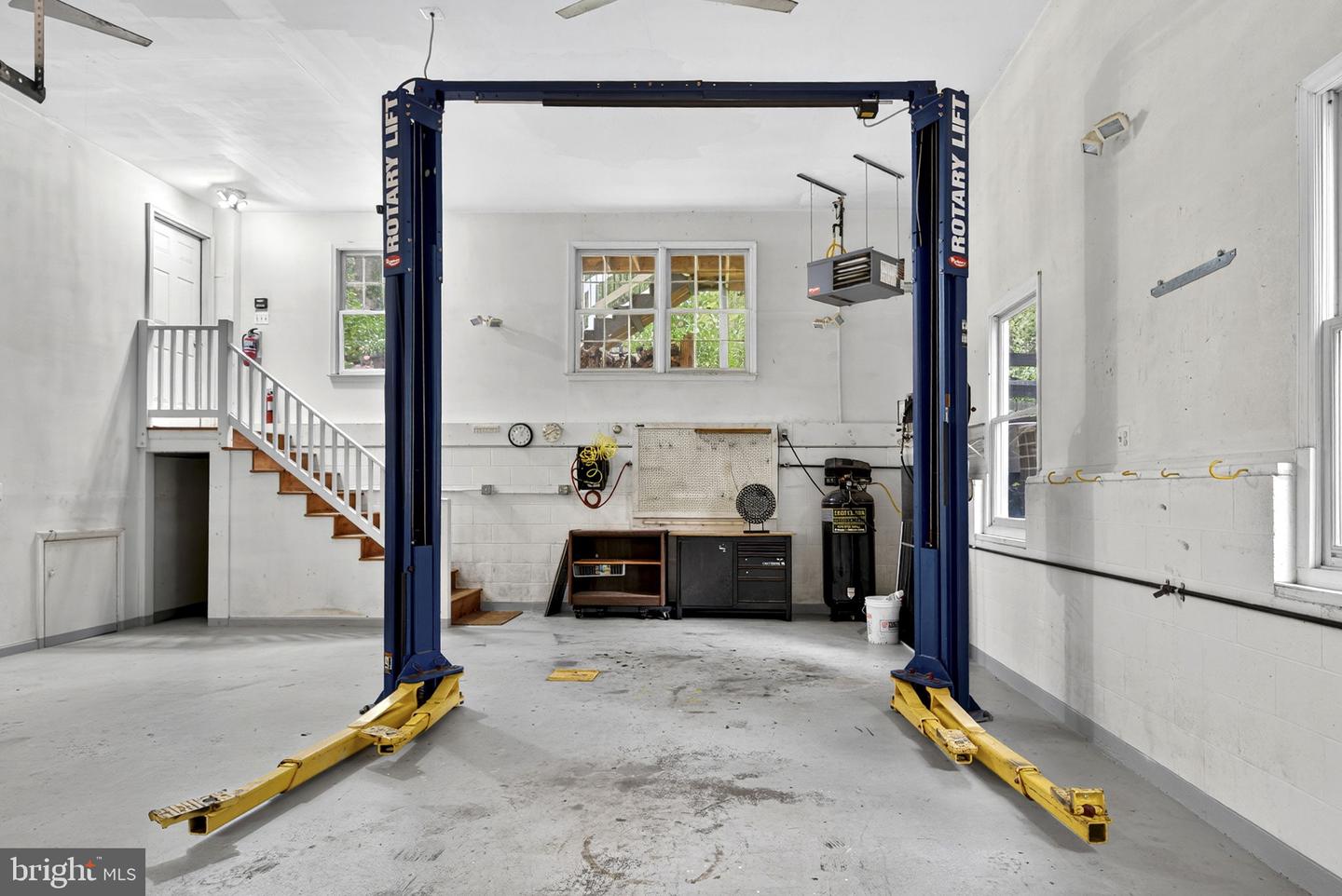 Lovettsville, Virginia, 20180, United States, ,2 BathroomsBathrooms,Residential,Active,1954034