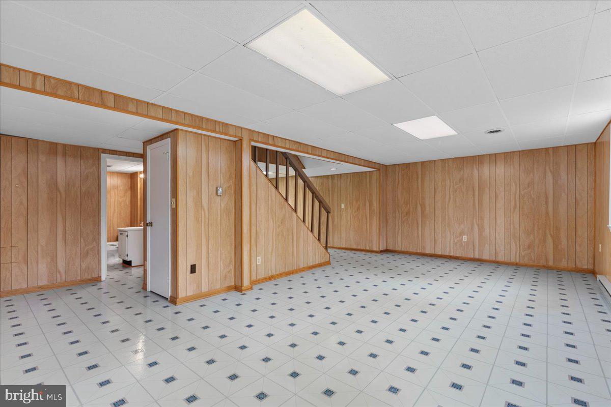 Great Falls, Virginia, 22066, United States, 5 Bedrooms Bedrooms, ,3 BathroomsBathrooms,Residential,Active,1941376