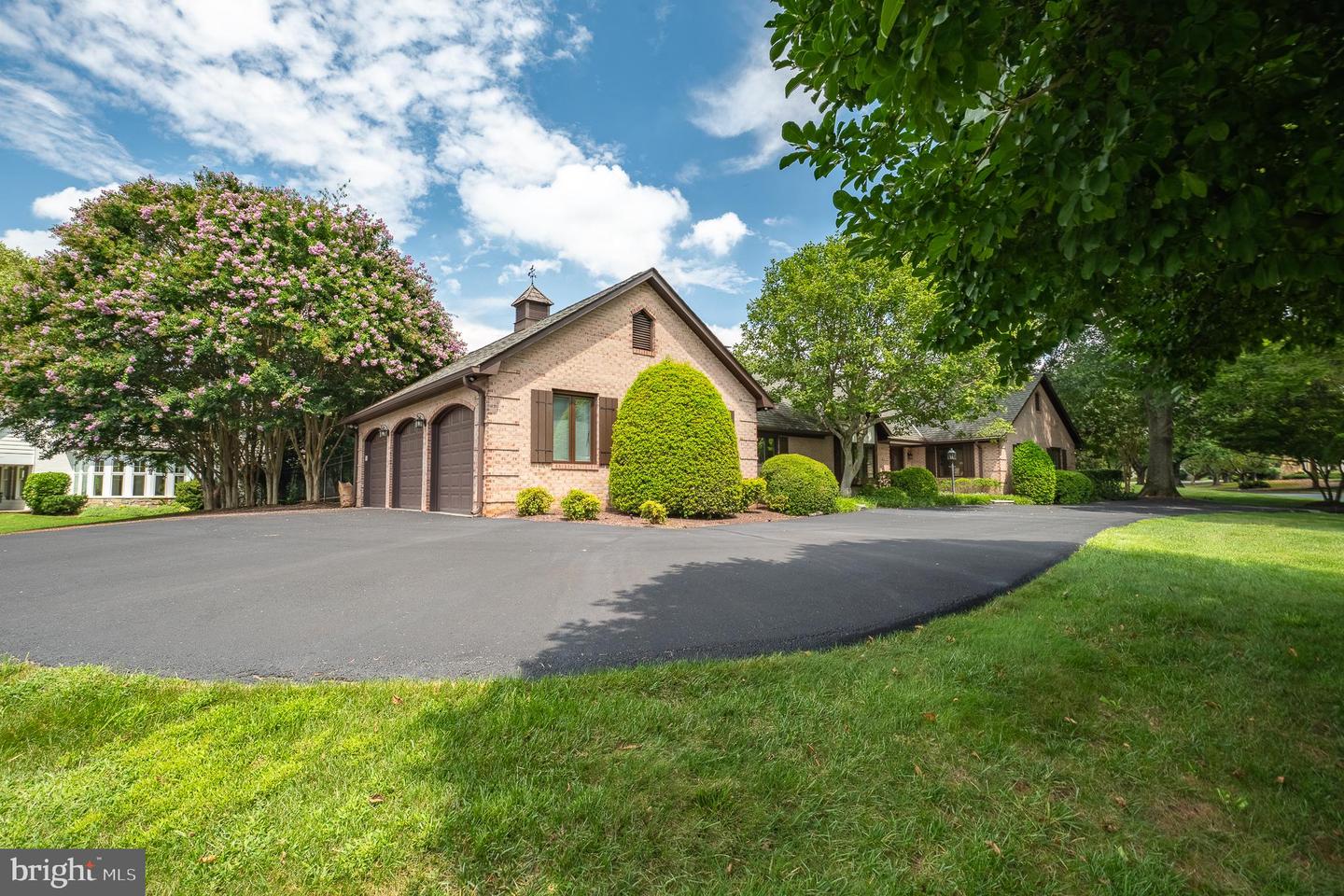 Potomac, Maryland, 20854, United States, 5 Bedrooms Bedrooms, ,6 BathroomsBathrooms,Residential,Active,1988488