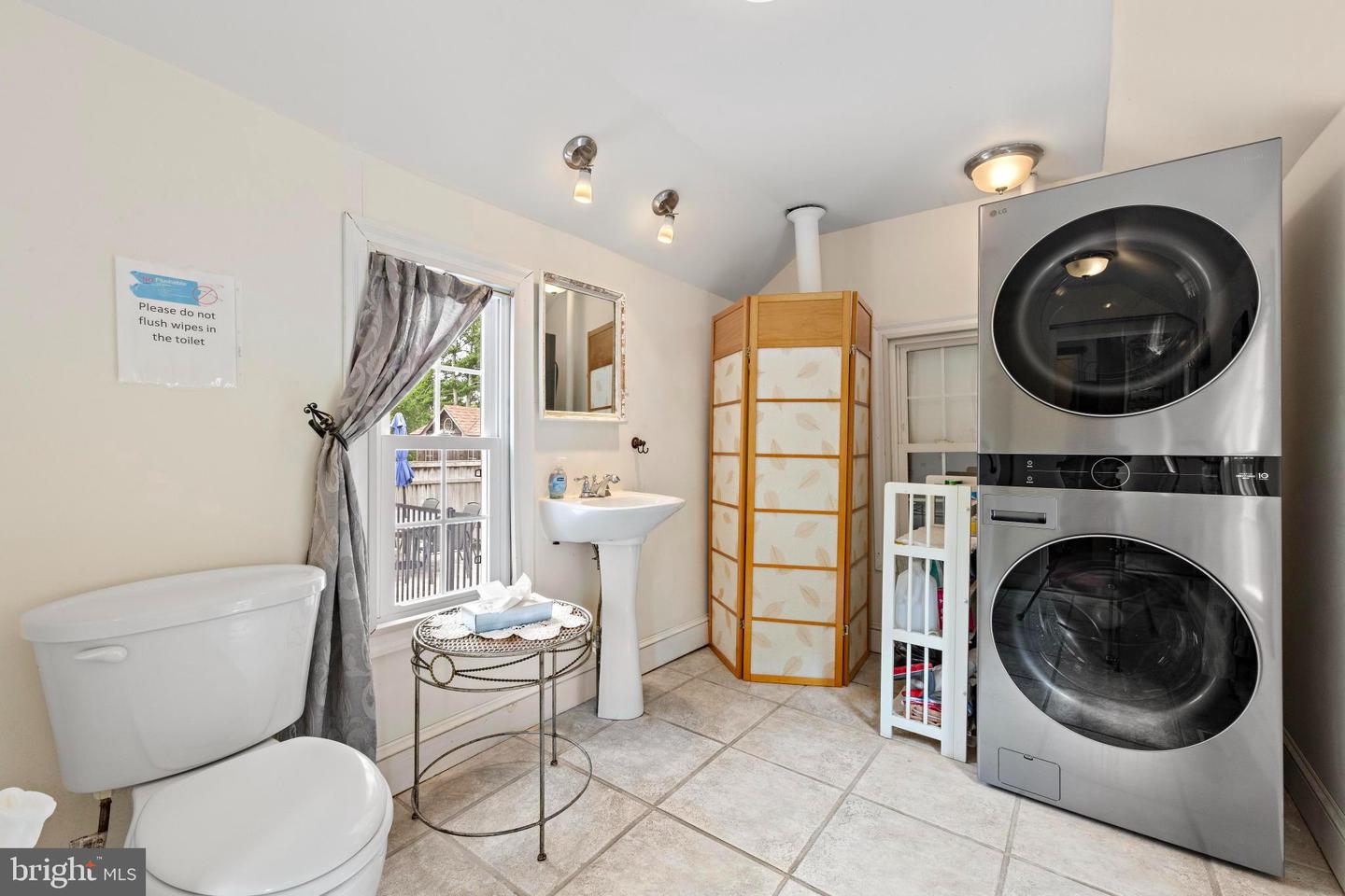 Beach Haven, New Jersey, 08008, United States, 8 Bedrooms Bedrooms, ,5 BathroomsBathrooms,Residential,Active,1933869