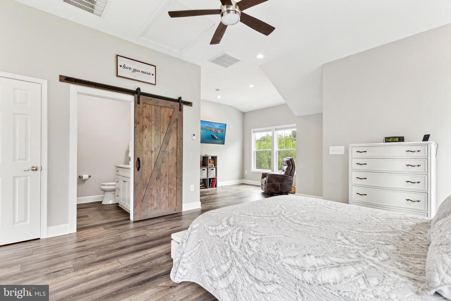 Leesburg, Virginia, 20175, United States, 5 Bedrooms Bedrooms, ,6 BathroomsBathrooms,Residential,Active,1905104