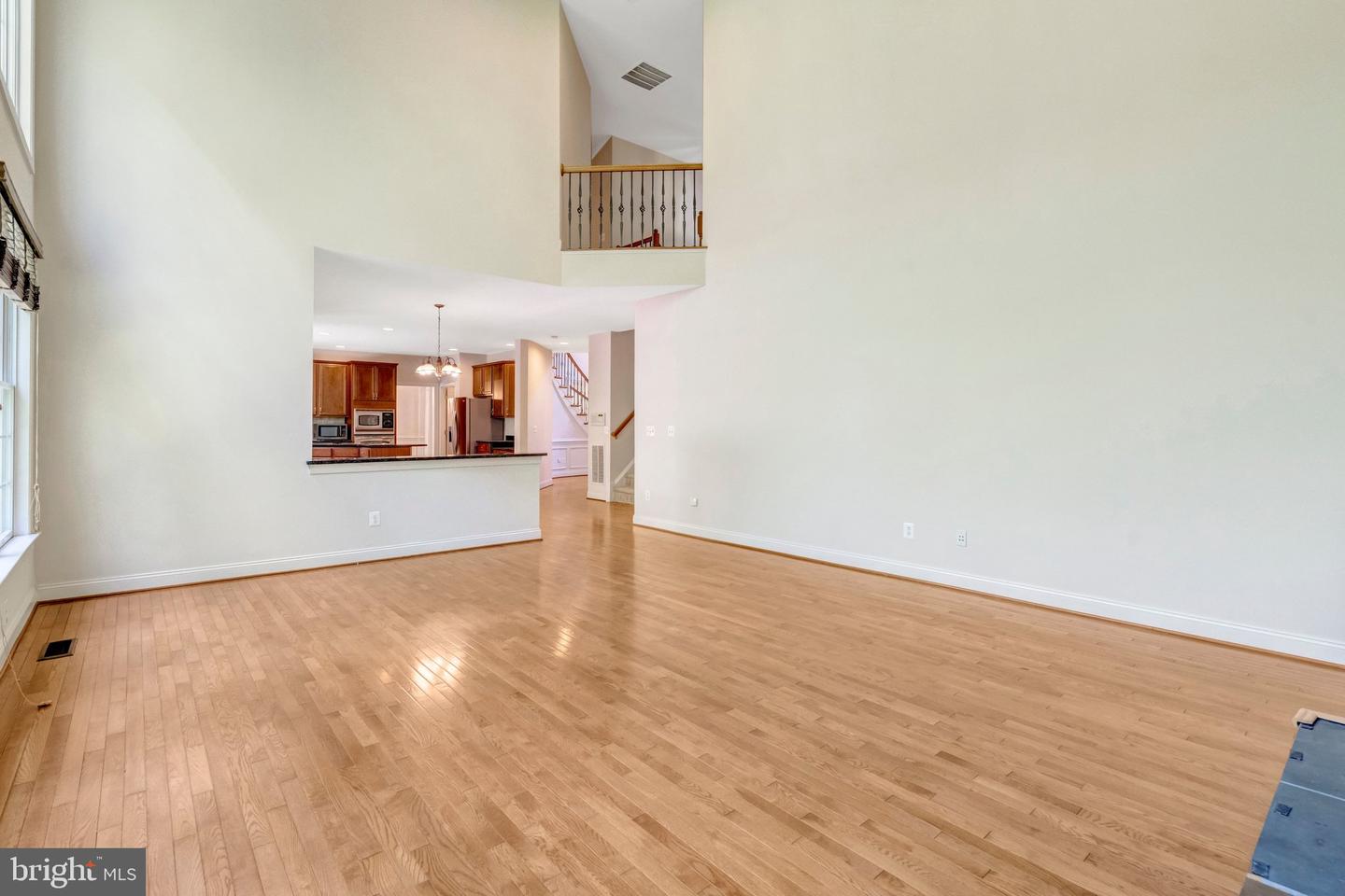 Haymarket, Virginia, 20169, United States, 5 Bedrooms Bedrooms, ,5 BathroomsBathrooms,Residential,Pending,2031766