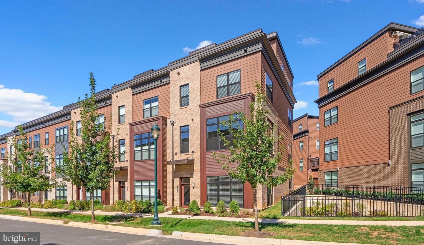 Rockville, Maryland, 20852, United States, 5 Bedrooms Bedrooms, ,5 BathroomsBathrooms,Residential,Active,2044158