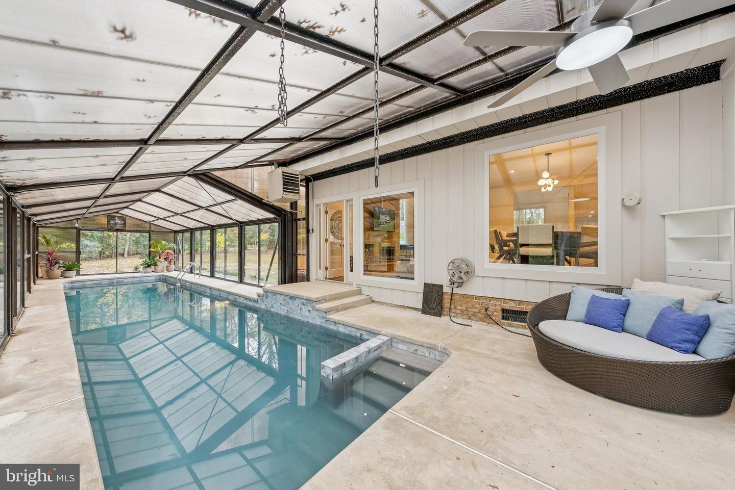 Oakton, Virginia, 22124, United States, 4 Bedrooms Bedrooms, ,4 BathroomsBathrooms,Residential,Active,1971783