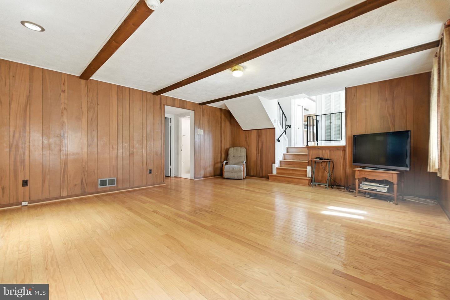 Mclean, Virginia, 22101, United States, 5 Bedrooms Bedrooms, ,3 BathroomsBathrooms,Residential,Active,1929396