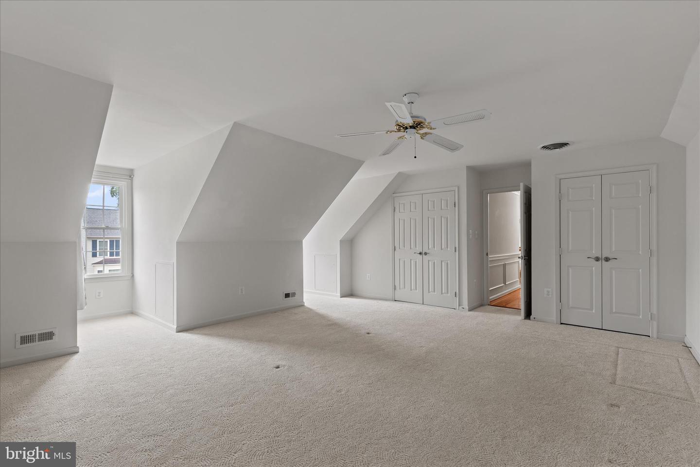 Centreville, Virginia, 20121, United States, 4 Bedrooms Bedrooms, ,3 BathroomsBathrooms,Residential,Contingent,2045785