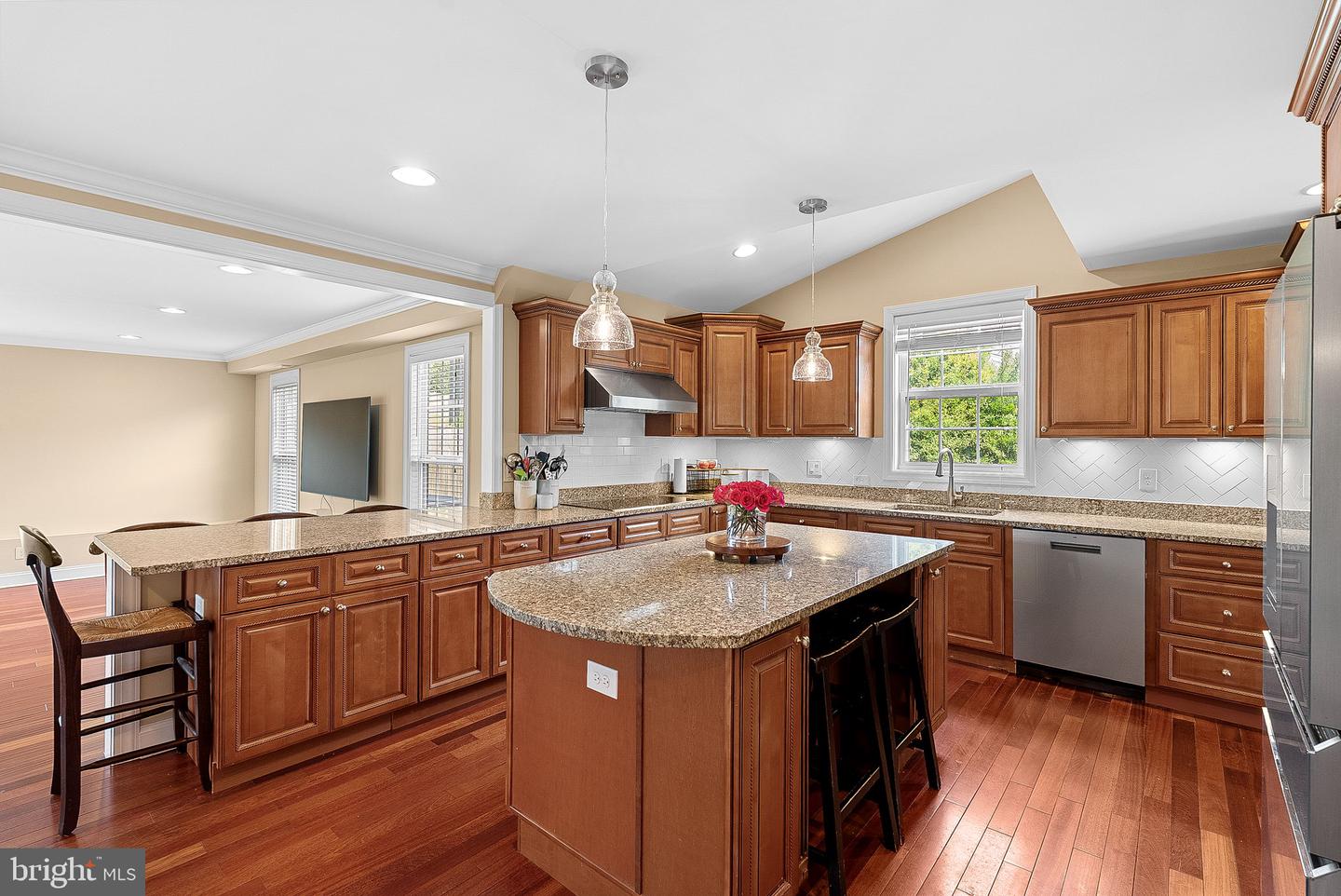 Annandale, Virginia, 22003, United States, 4 Bedrooms Bedrooms, ,4 BathroomsBathrooms,Residential,Active,2044601