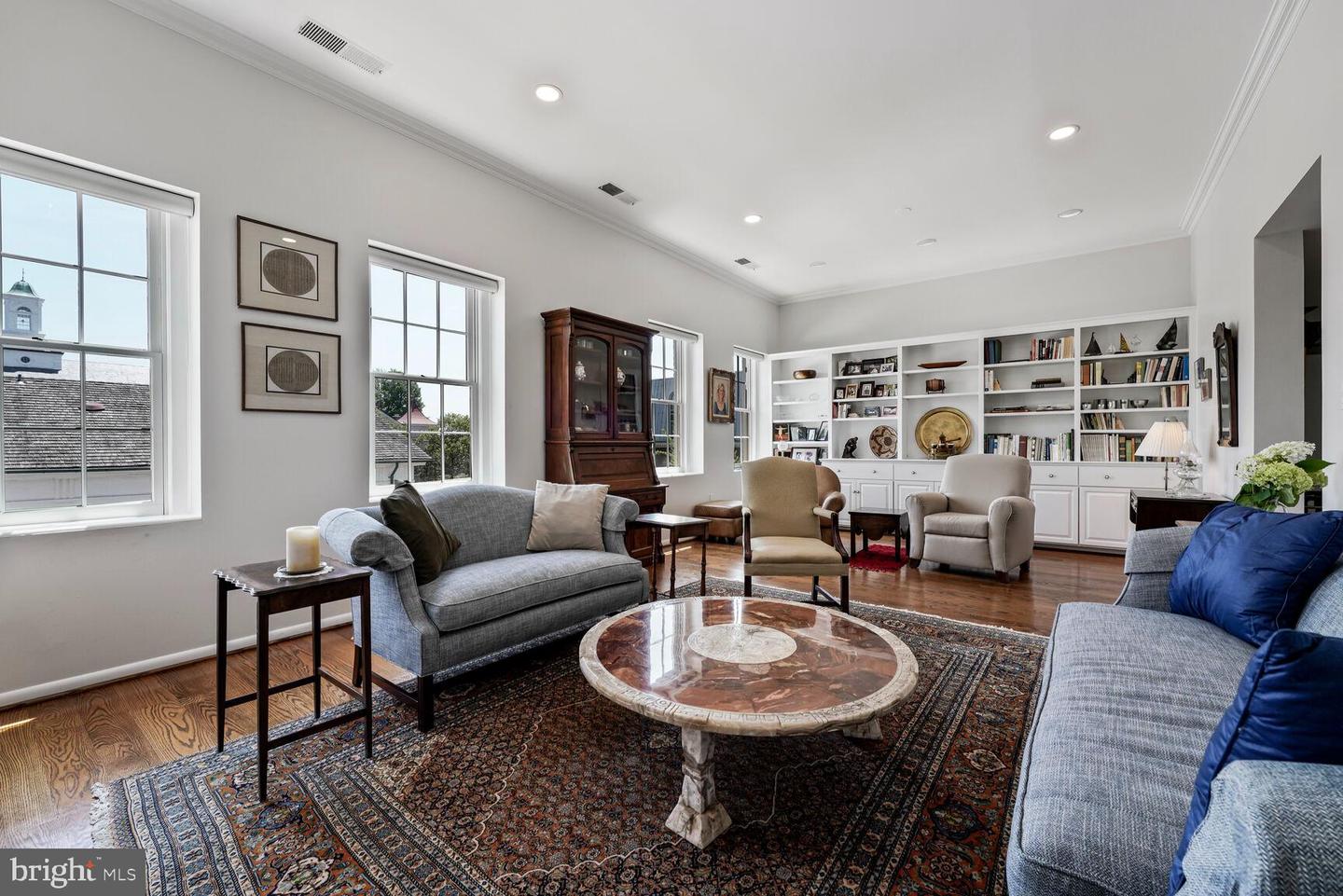 Alexandria, Virginia, 22314, United States, 2 Bedrooms Bedrooms, ,2 BathroomsBathrooms,Residential,Active,1929665