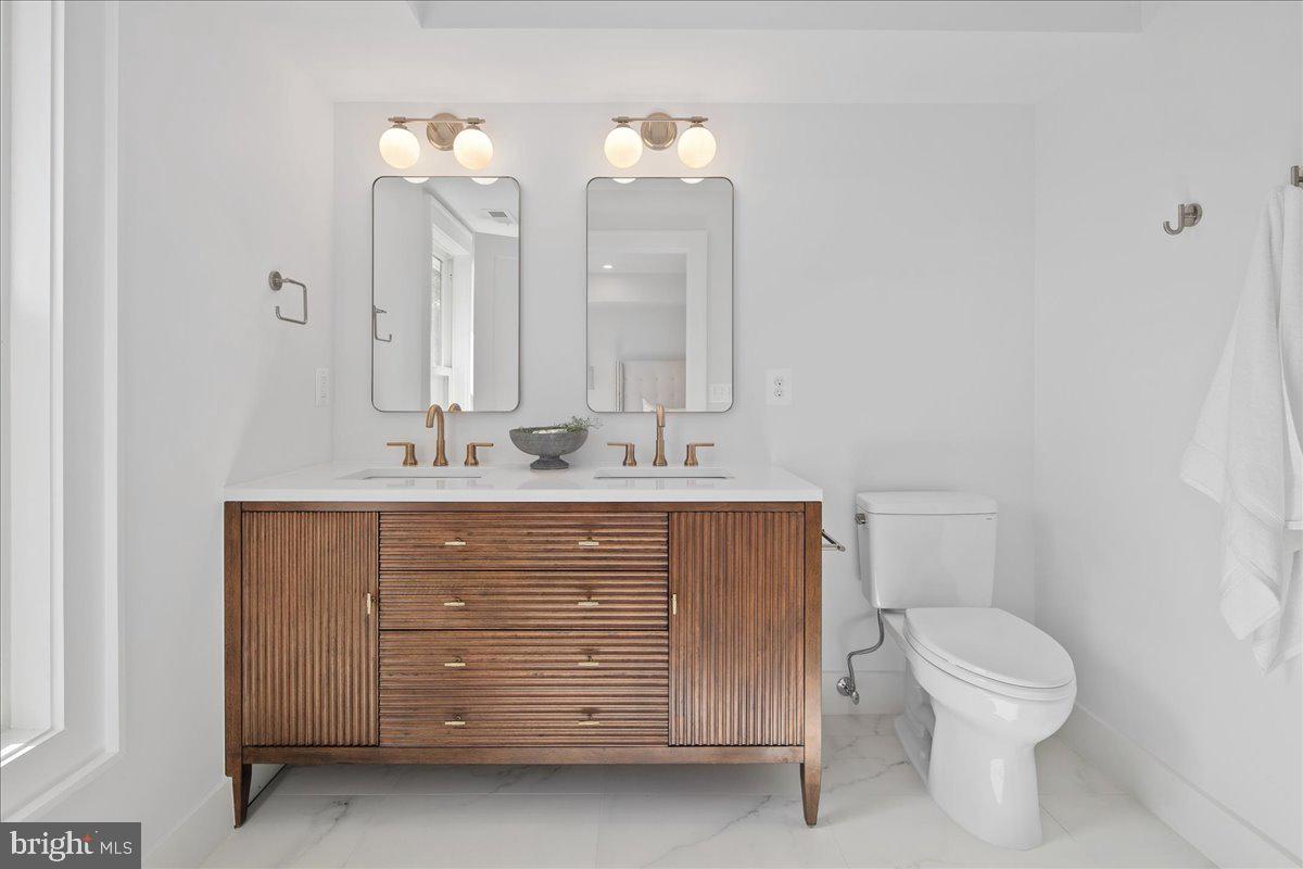 Arlington, Virginia, 22201, United States, 4 Bedrooms Bedrooms, ,5 BathroomsBathrooms,Residential,Active,2011879