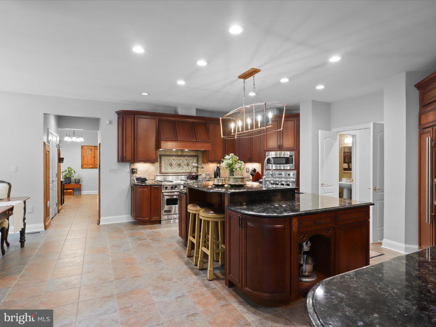 Fairfax Station, Virginia, 22039, United States, 5 Bedrooms Bedrooms, ,5 BathroomsBathrooms,Residential,Active,1943756