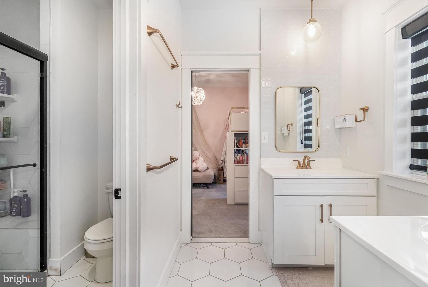 Mechanicsburg, Pennsylvania, 17050, United States, 5 Bedrooms Bedrooms, ,6 BathroomsBathrooms,Residential,Active,1905048
