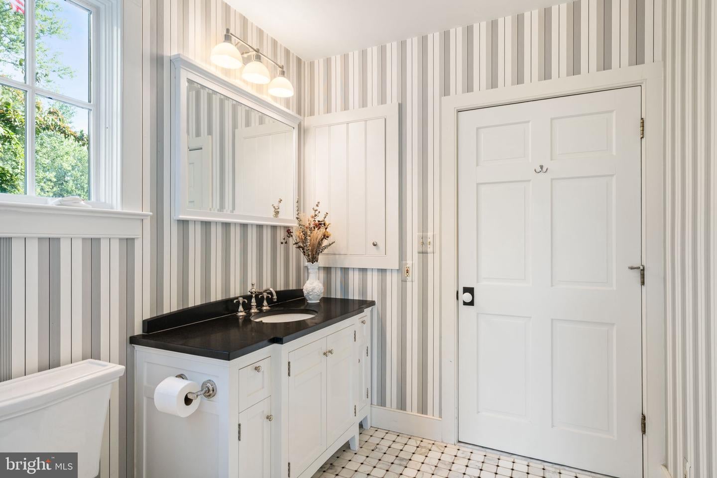 Leesburg, Virginia, 20175, United States, 4 Bedrooms Bedrooms, ,5 BathroomsBathrooms,Residential,Active,2011862