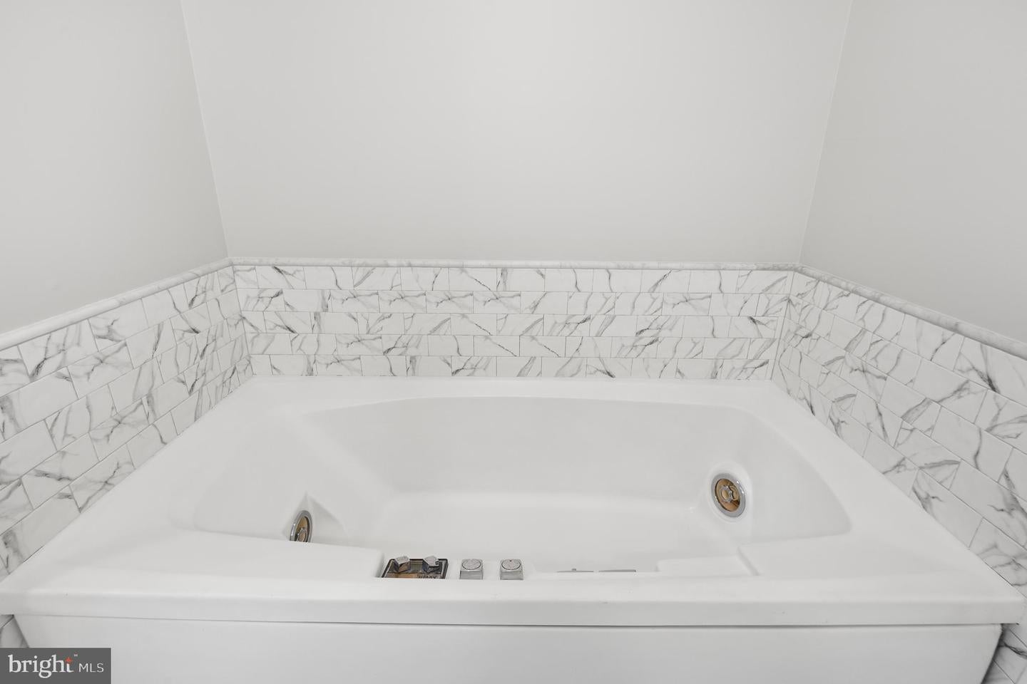 Potomac, Maryland, 20854, United States, 5 Bedrooms Bedrooms, ,6 BathroomsBathrooms,Residential,Active,1988488