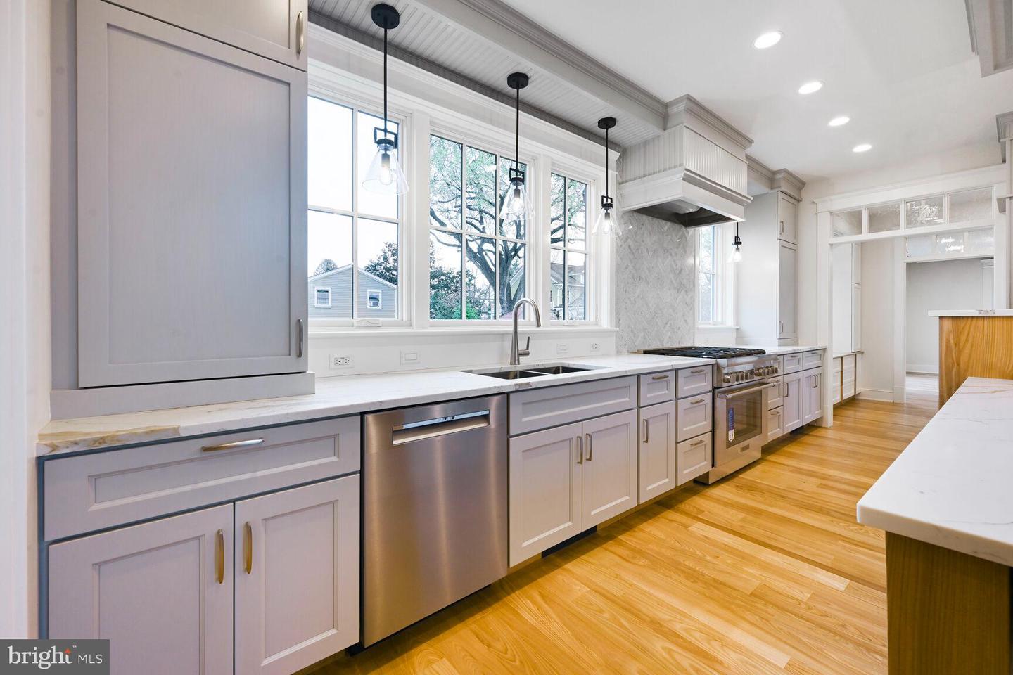 Alexandria, Virginia, 22301, United States, 6 Bedrooms Bedrooms, ,6 BathroomsBathrooms,Residential,Active,1825083