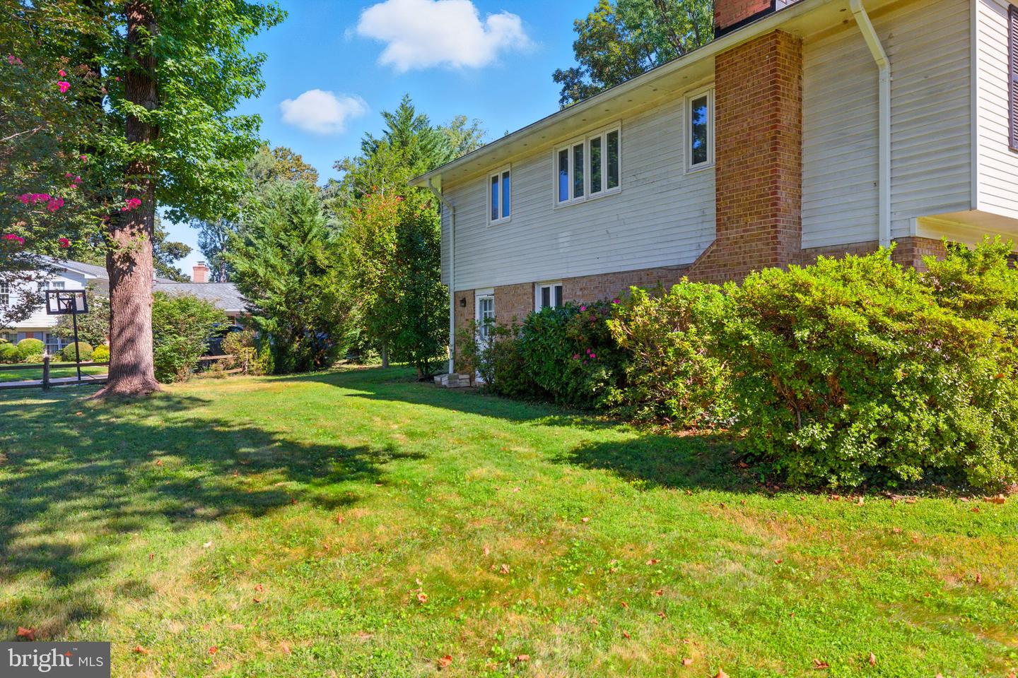 Mclean, Virginia, 22101, United States, 5 Bedrooms Bedrooms, ,3 BathroomsBathrooms,Residential,Active,1929396