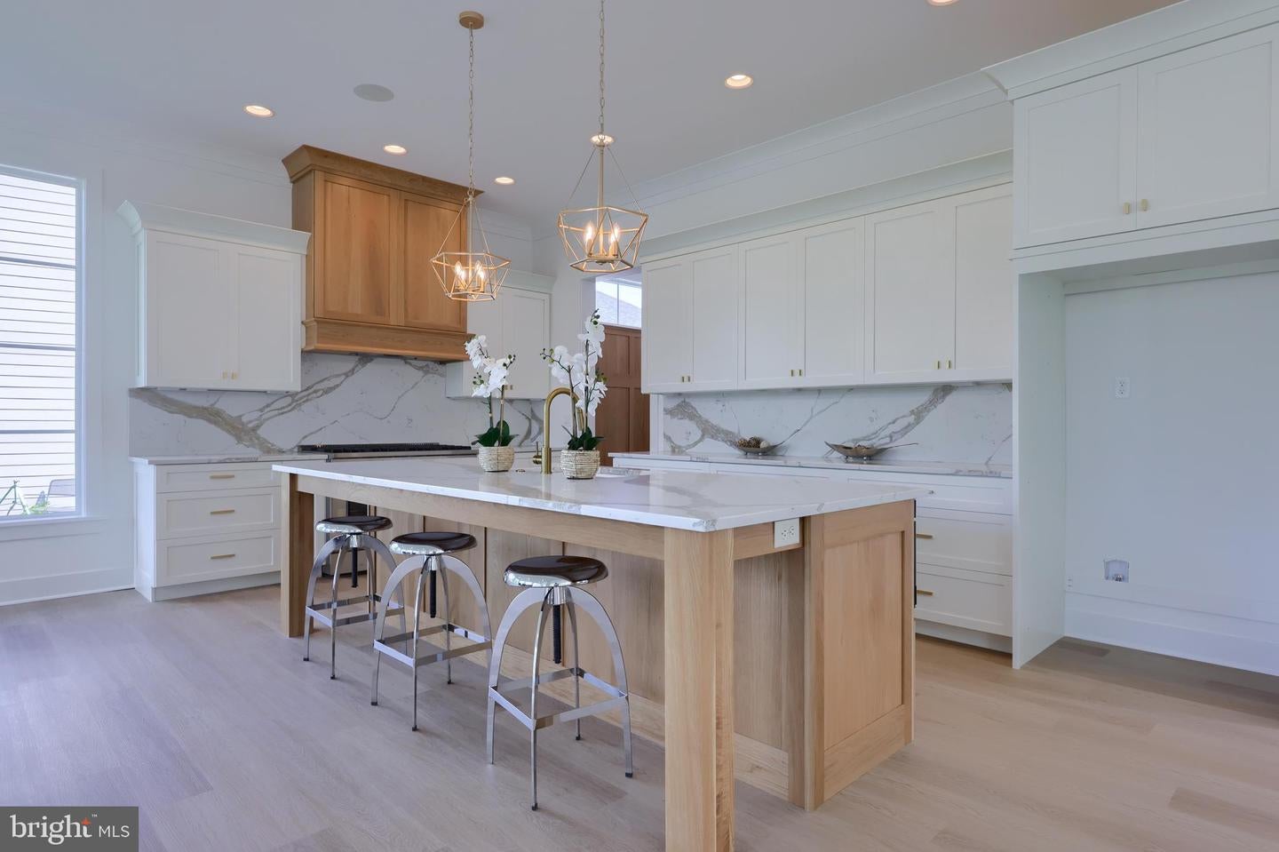 East Petersburg, Pennsylvania, 17520, United States, 4 Bedrooms Bedrooms, ,5 BathroomsBathrooms,Residential,Active,1702111