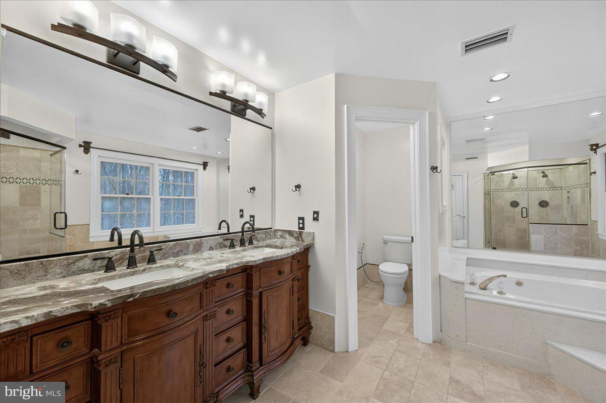Clifton, Virginia, 20124, United States, 5 Bedrooms Bedrooms, ,6 BathroomsBathrooms,Residential,Active,2025639