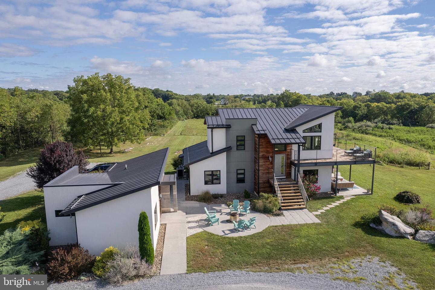 Berryville, Virginia, 22611, United States, 4 Bedrooms Bedrooms, ,4 BathroomsBathrooms,Residential,Active,1945547