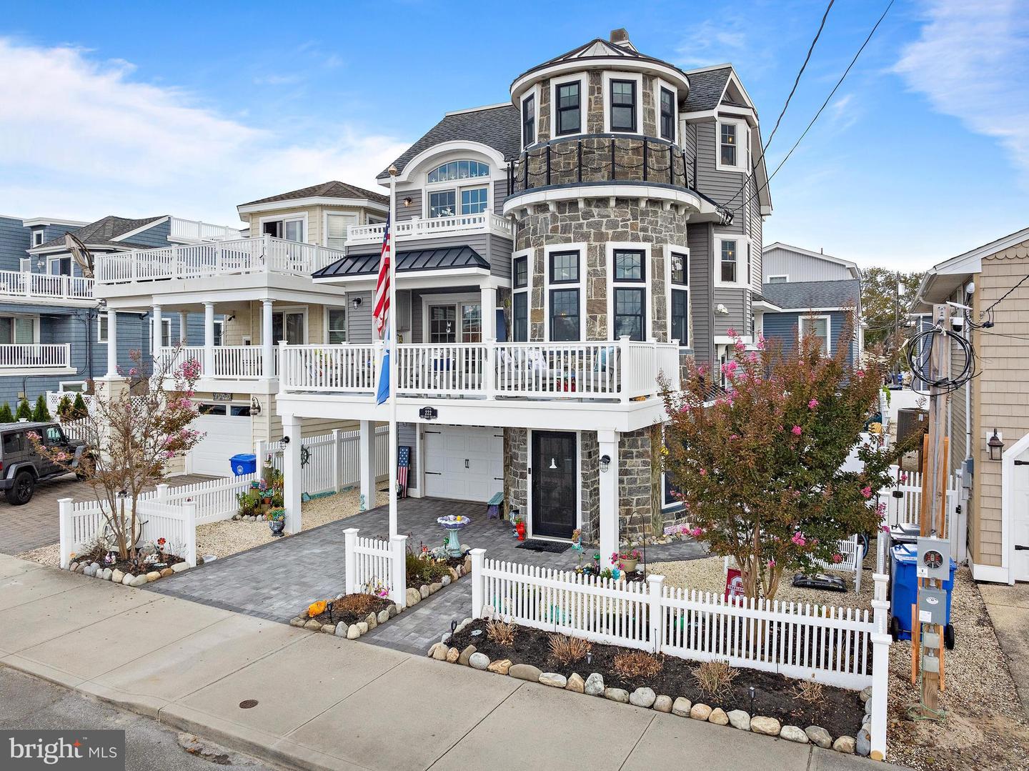 Beach Haven, New Jersey, 08008, United States, 5 Bedrooms Bedrooms, ,4 BathroomsBathrooms,Residential,Active,1941132