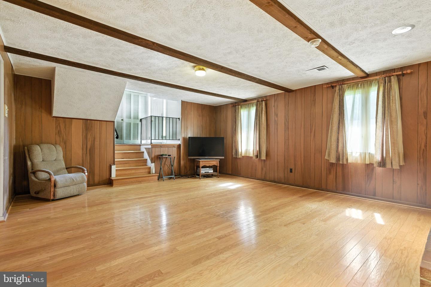 Mclean, Virginia, 22101, United States, 5 Bedrooms Bedrooms, ,3 BathroomsBathrooms,Residential,Active,1929396