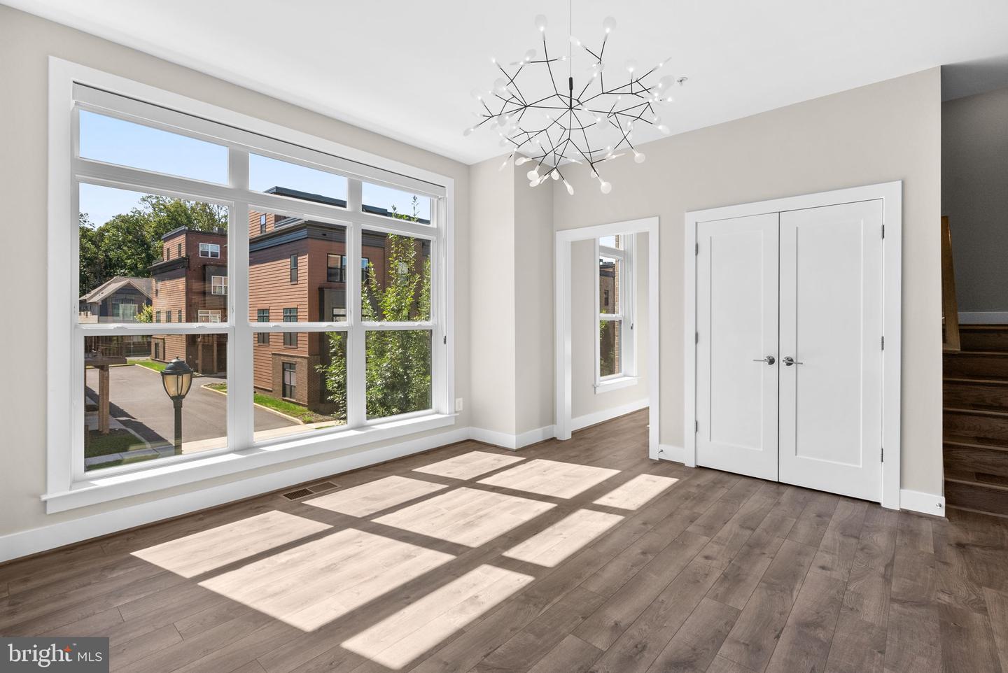 Rockville, Maryland, 20852, United States, 5 Bedrooms Bedrooms, ,5 BathroomsBathrooms,Residential,Active,1954009