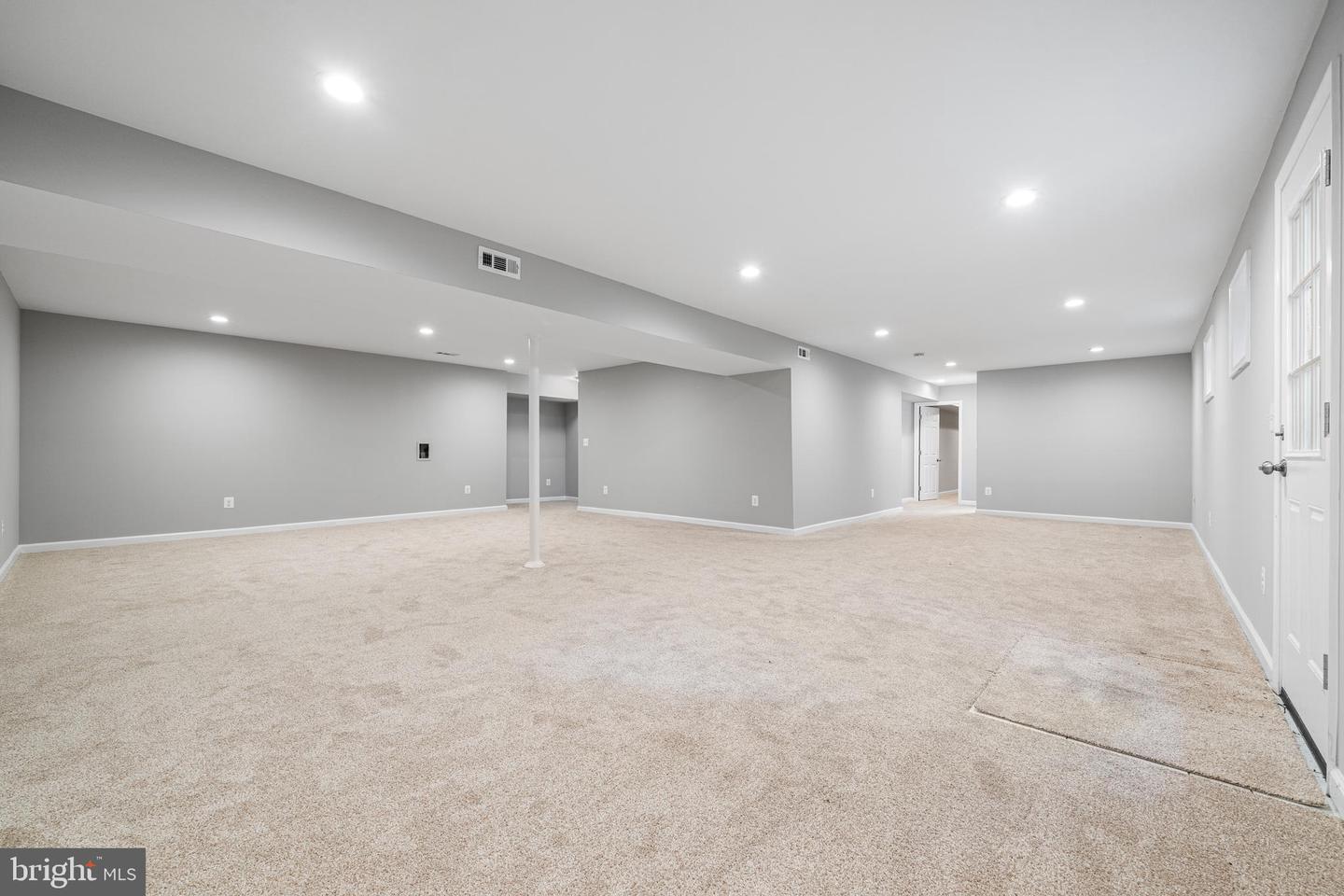 Clifton, Virginia, 20124, United States, 4 Bedrooms Bedrooms, ,4 BathroomsBathrooms,Residential,Active,2041351