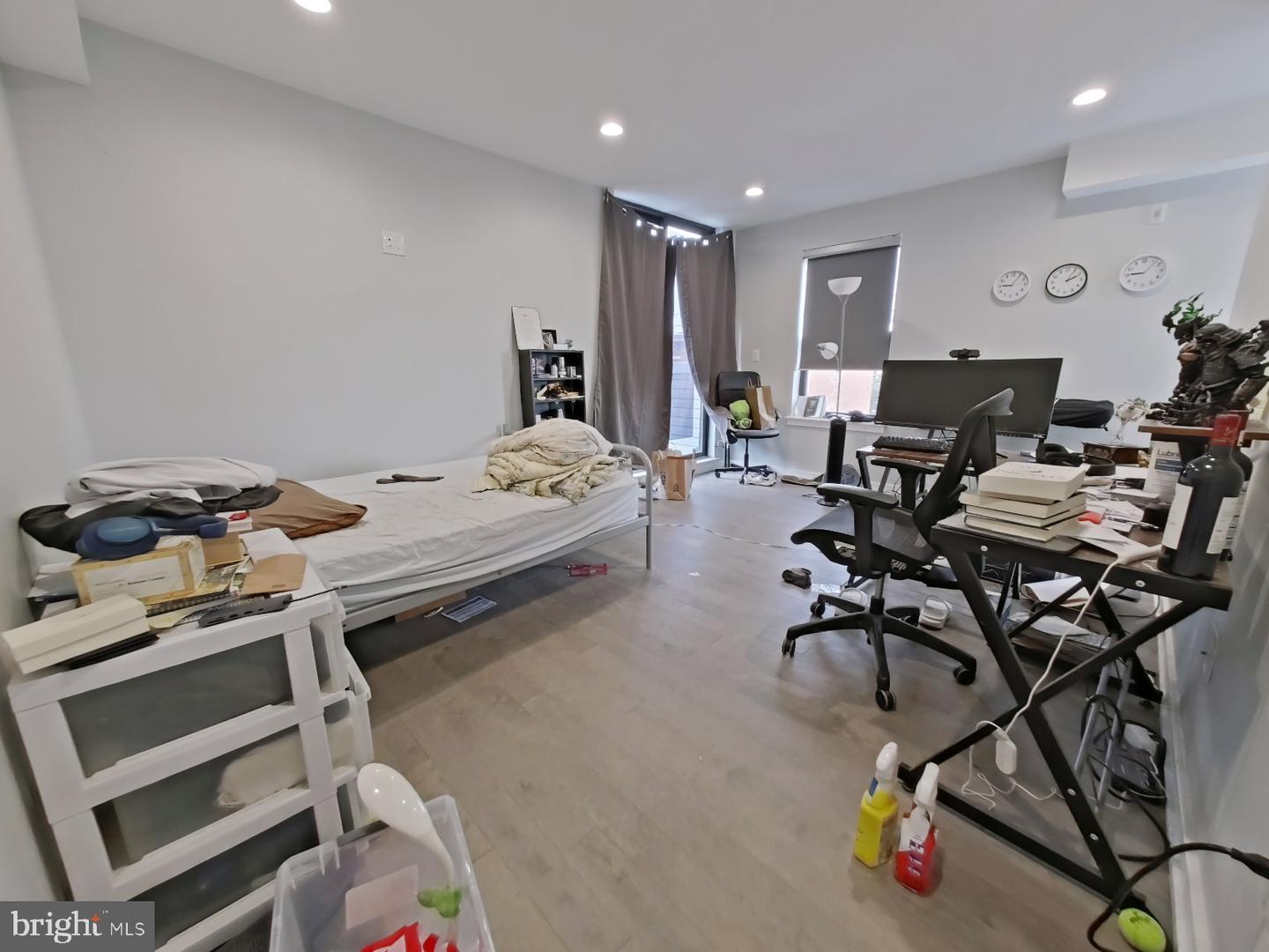 Philadelphia, Pennsylvania, 19130, United States, ,Residential,Active,1952052