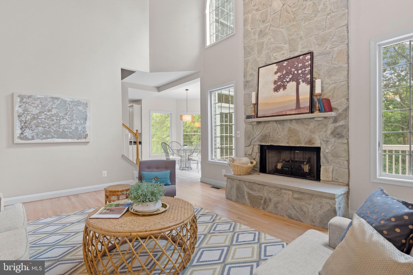 Oakton, Virginia, 22124, United States, 5 Bedrooms Bedrooms, ,5 BathroomsBathrooms,Residential,Active,1926902